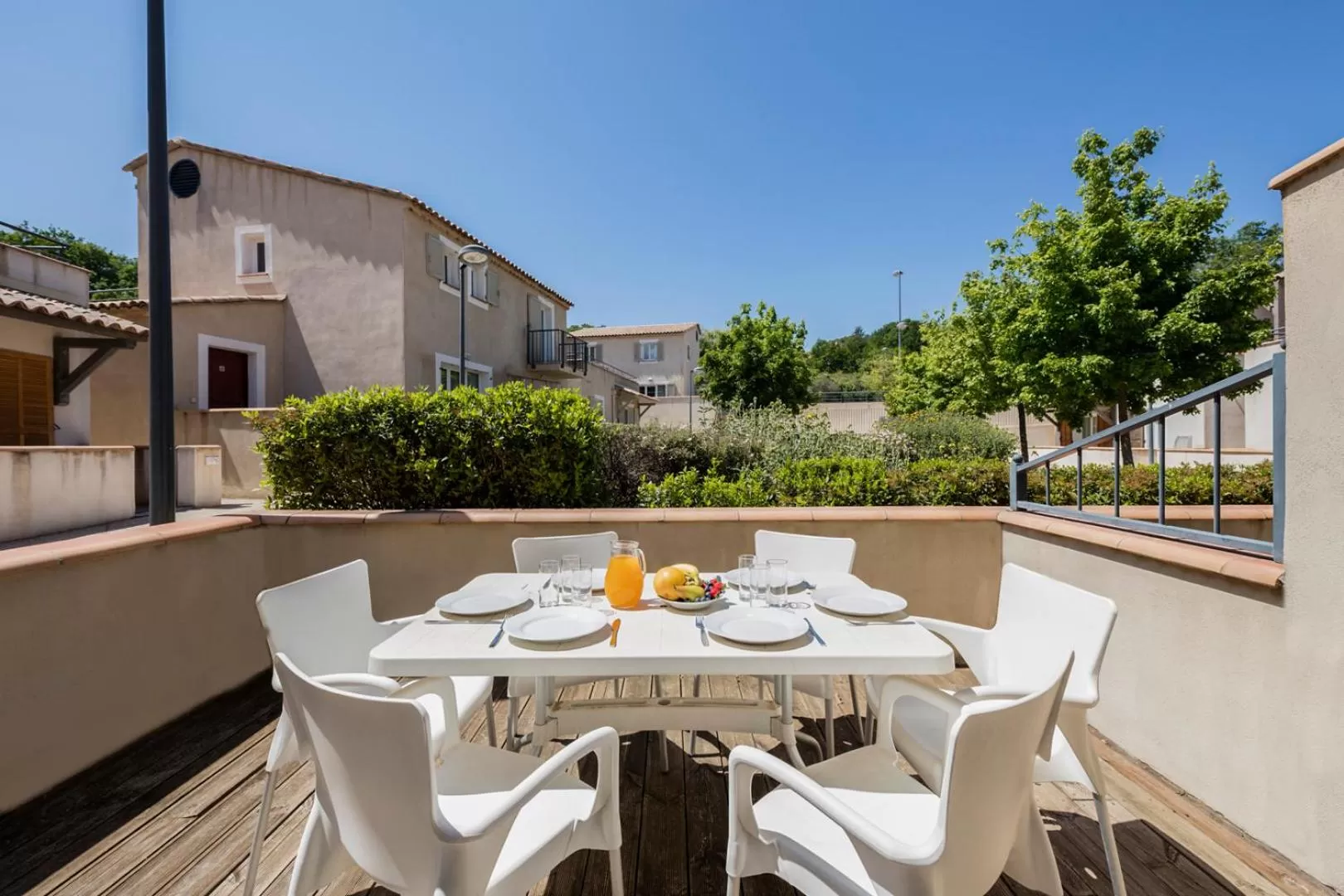 Balcony/Terrace in Garden & City Mont-Ventoux Malaucène