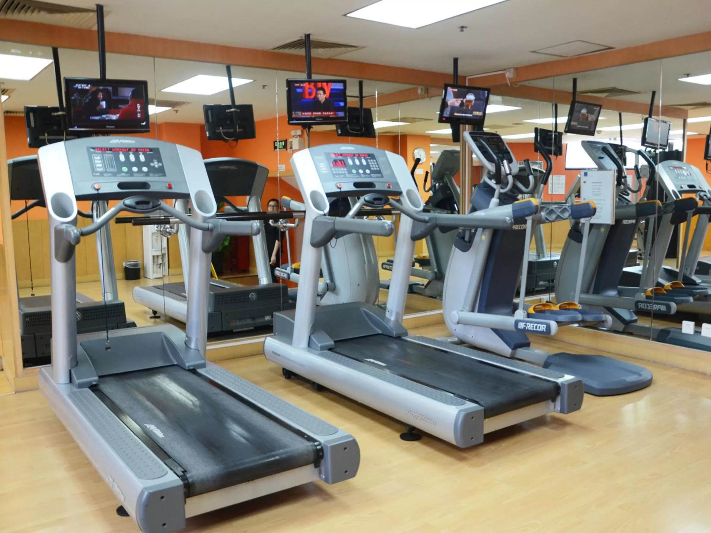 Fitness centre/facilities in Peace Hotel Beijing