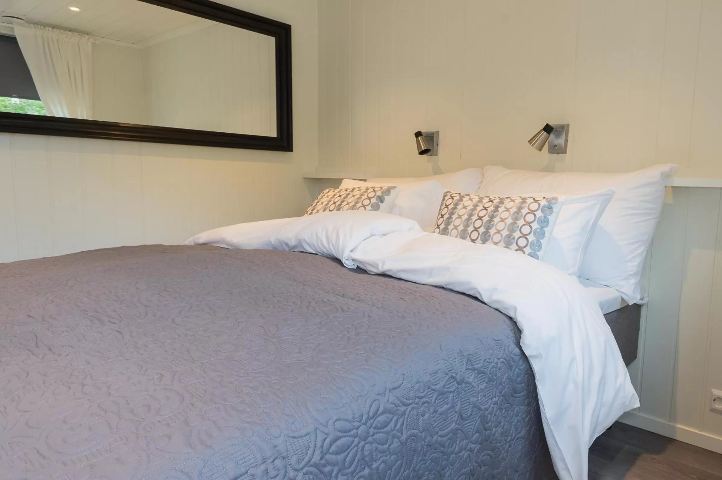 Bed in Krøgeneslåven Microtel