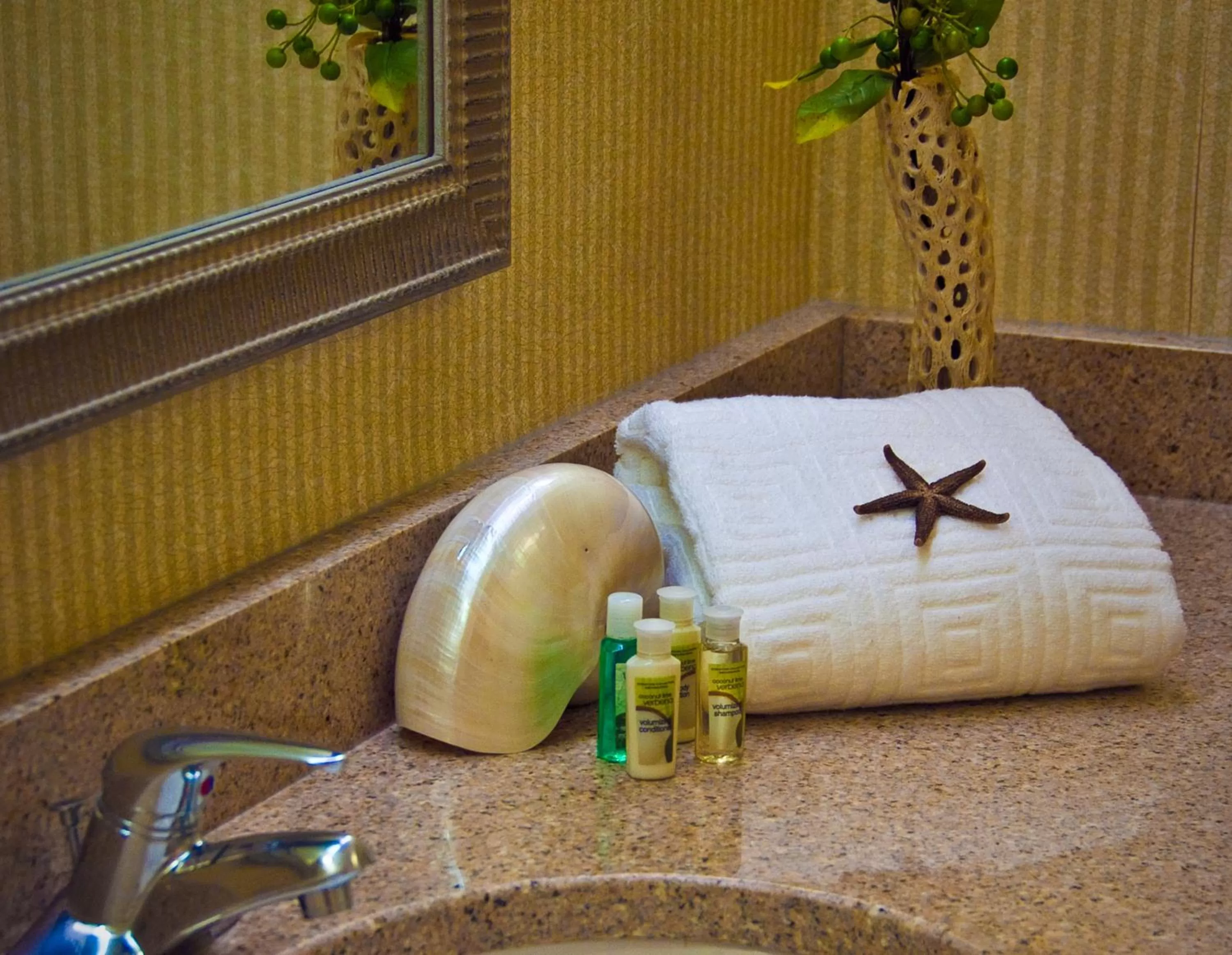 Bathroom in Holiday Inn Arlington at Ballston by IHG