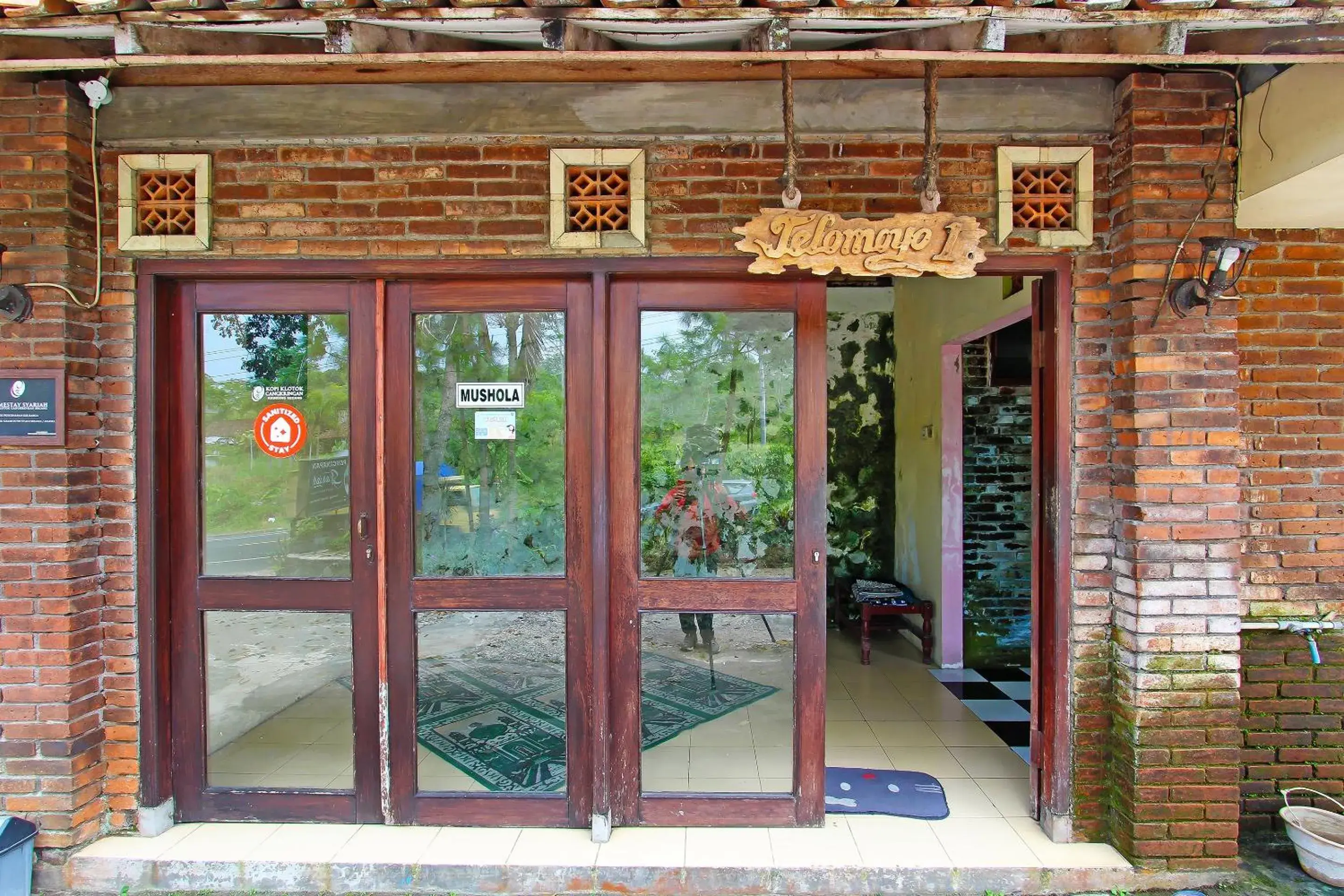 Facade/entrance in OYO 3693 Kopi Klotok Homestay Syariah