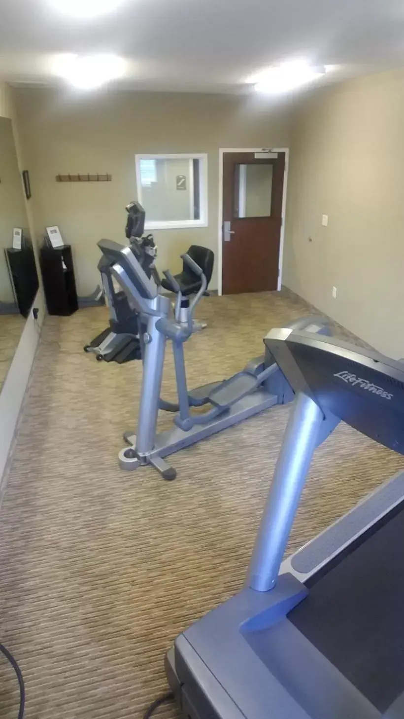 Fitness centre/facilities in Microtel Inn & Suites by Wyndham Fitness centre/facilities in Microtel Inn & Suites by Wyndham