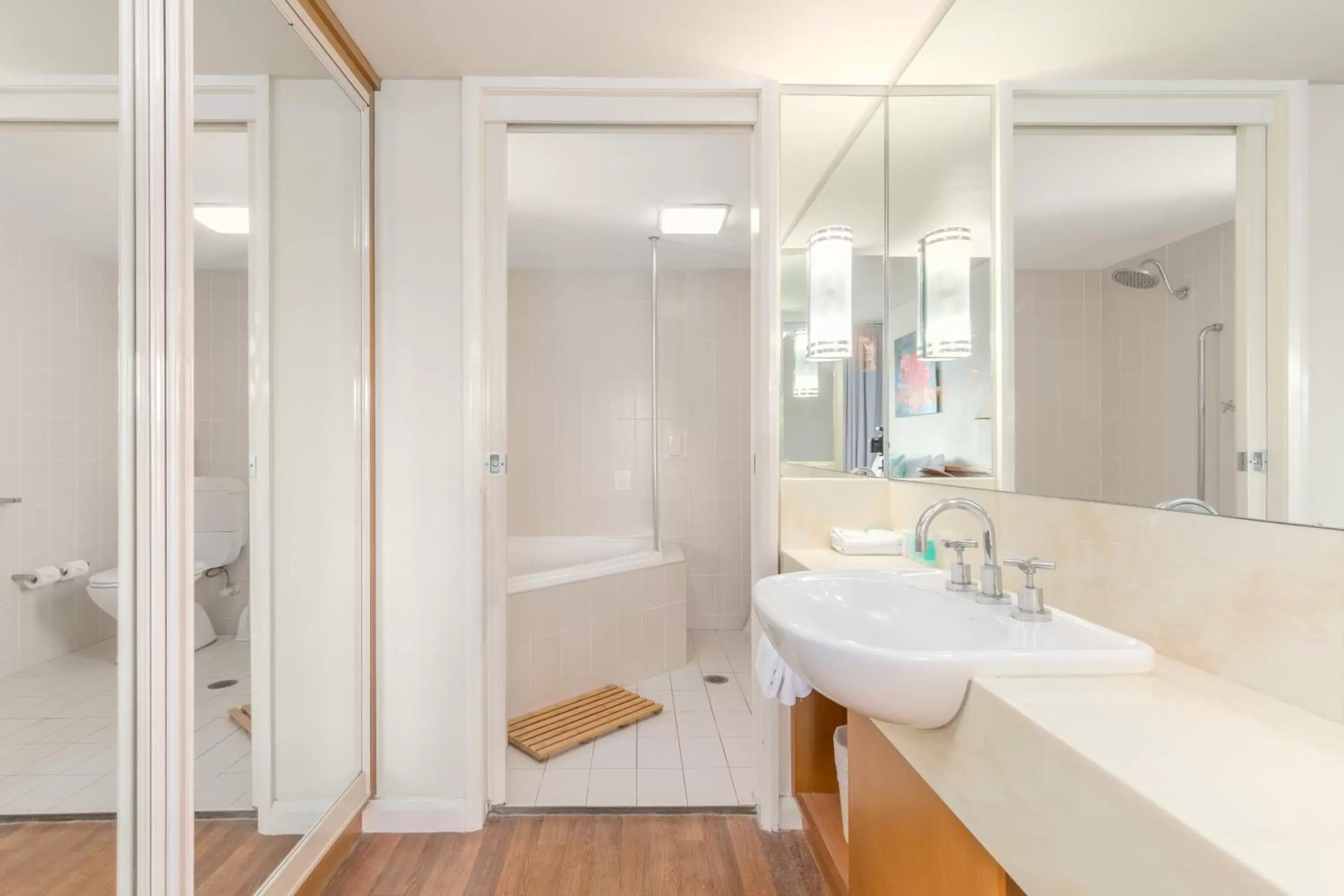 Bathroom in Charlesworth Bay Beach Resort