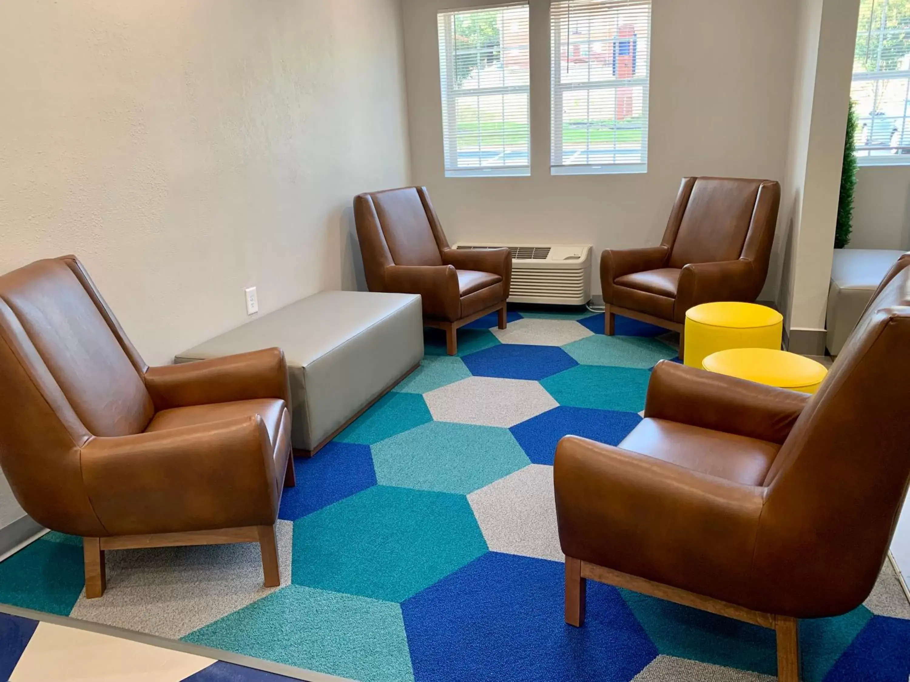 Lobby or reception, Seating Area in Microtel Inn & Suites by Wyndham Stockbridge/Atlanta I-75