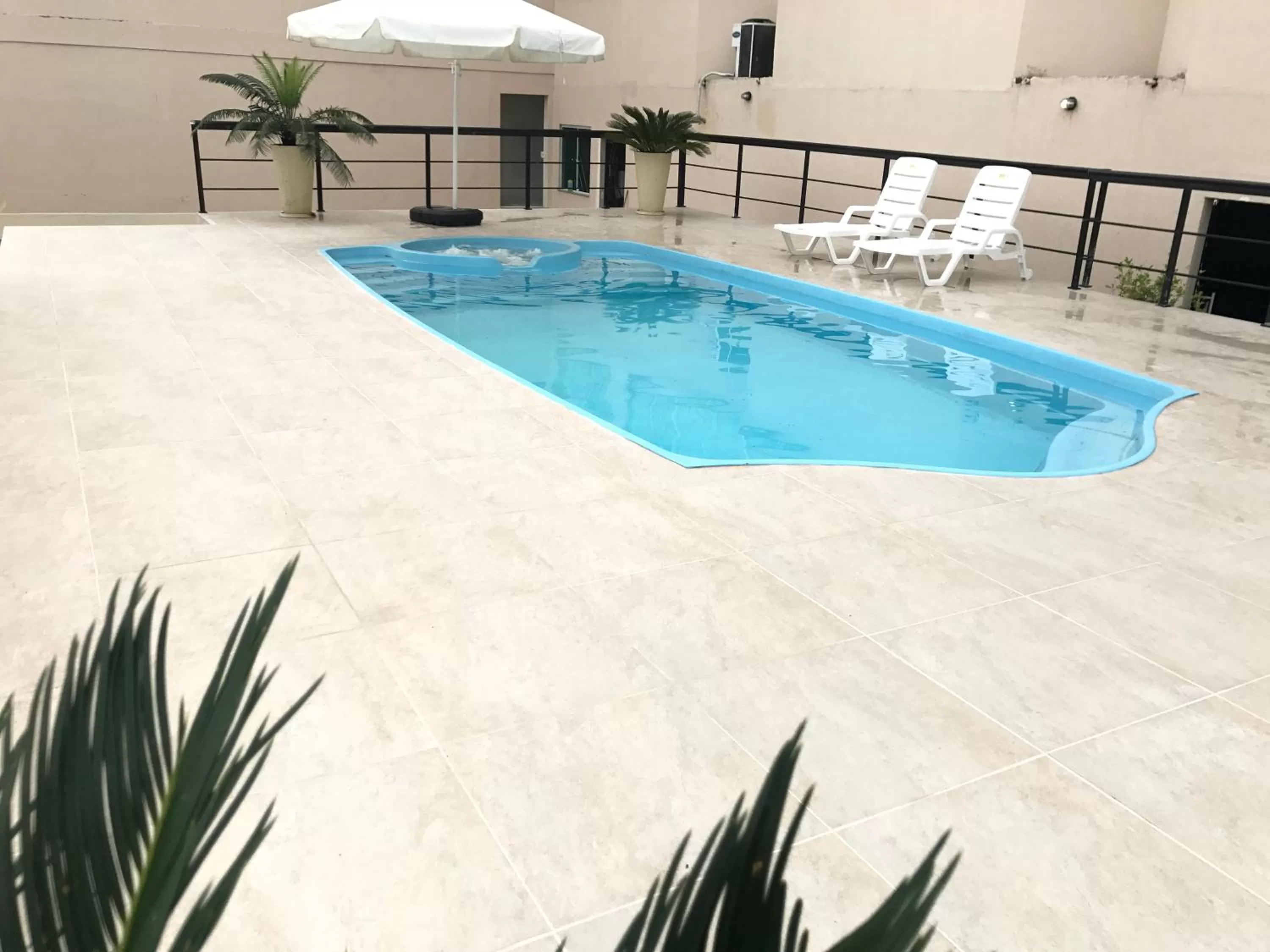 Swimming pool in Resende Inn