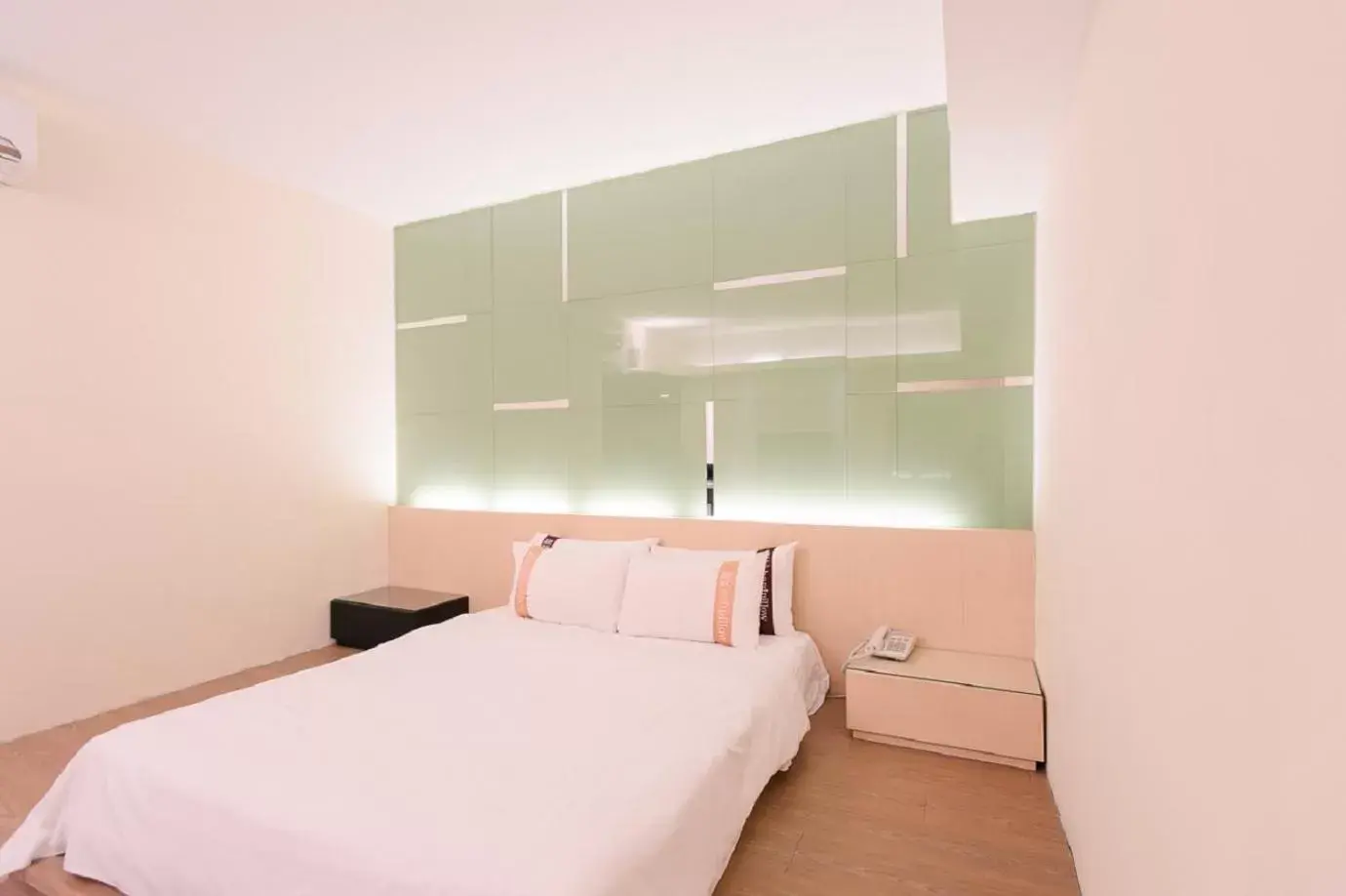 Bed in Kiwi Express Hotel - Kaohsiung Station Bed in Kiwi Express Hotel - Kaohsiung Station