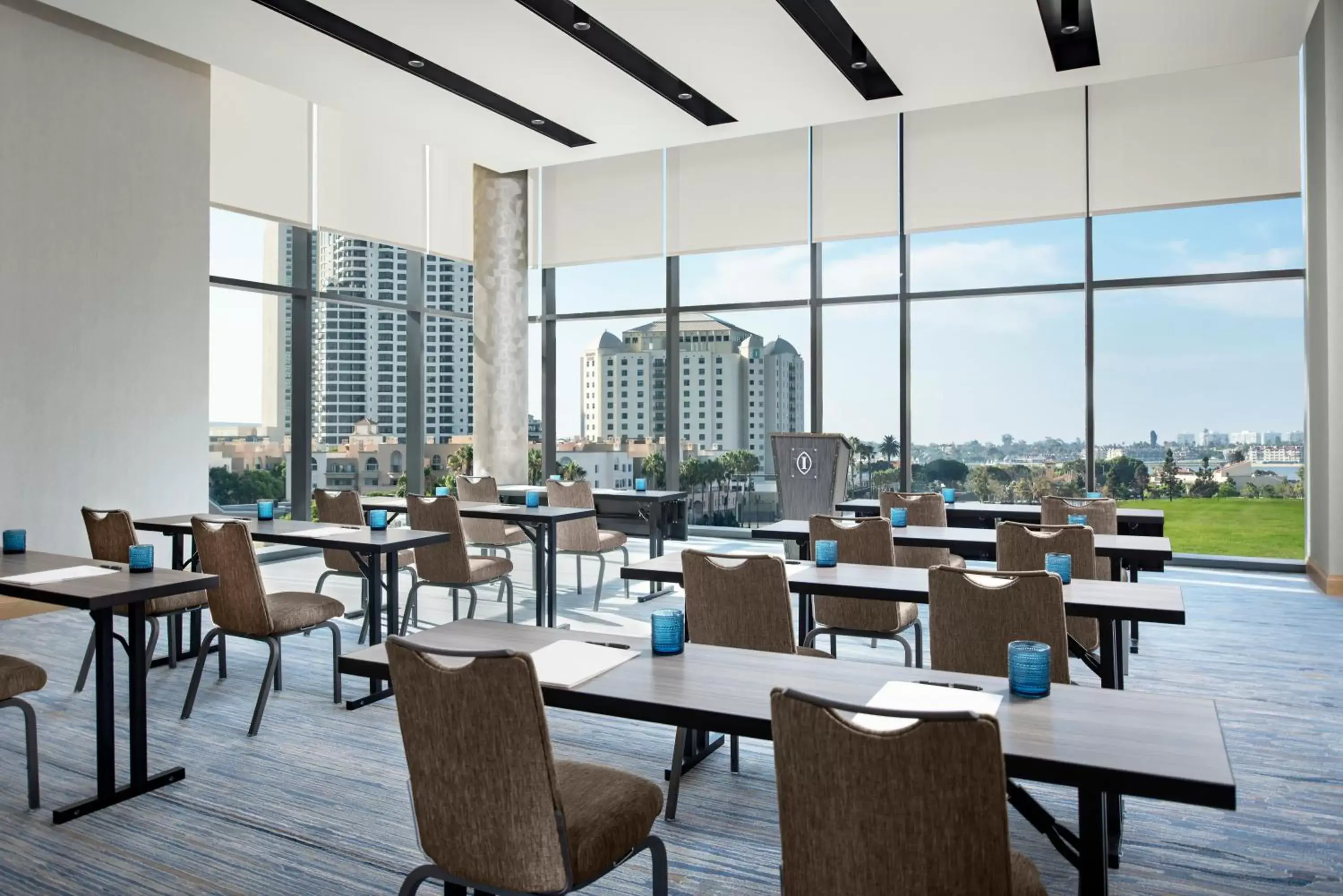 Meeting/conference room, Restaurant/Places to Eat in InterContinental San Diego, an IHG Hotel