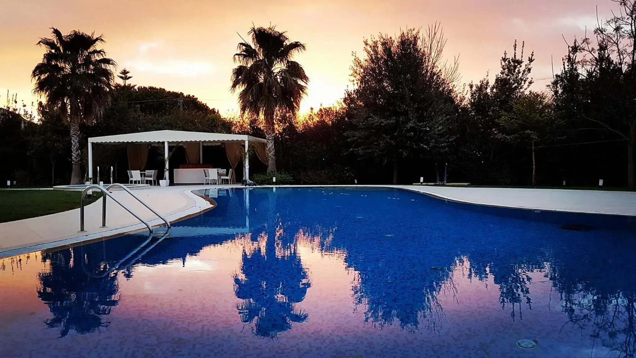 Swimming Pool in Modica Palace Hotel