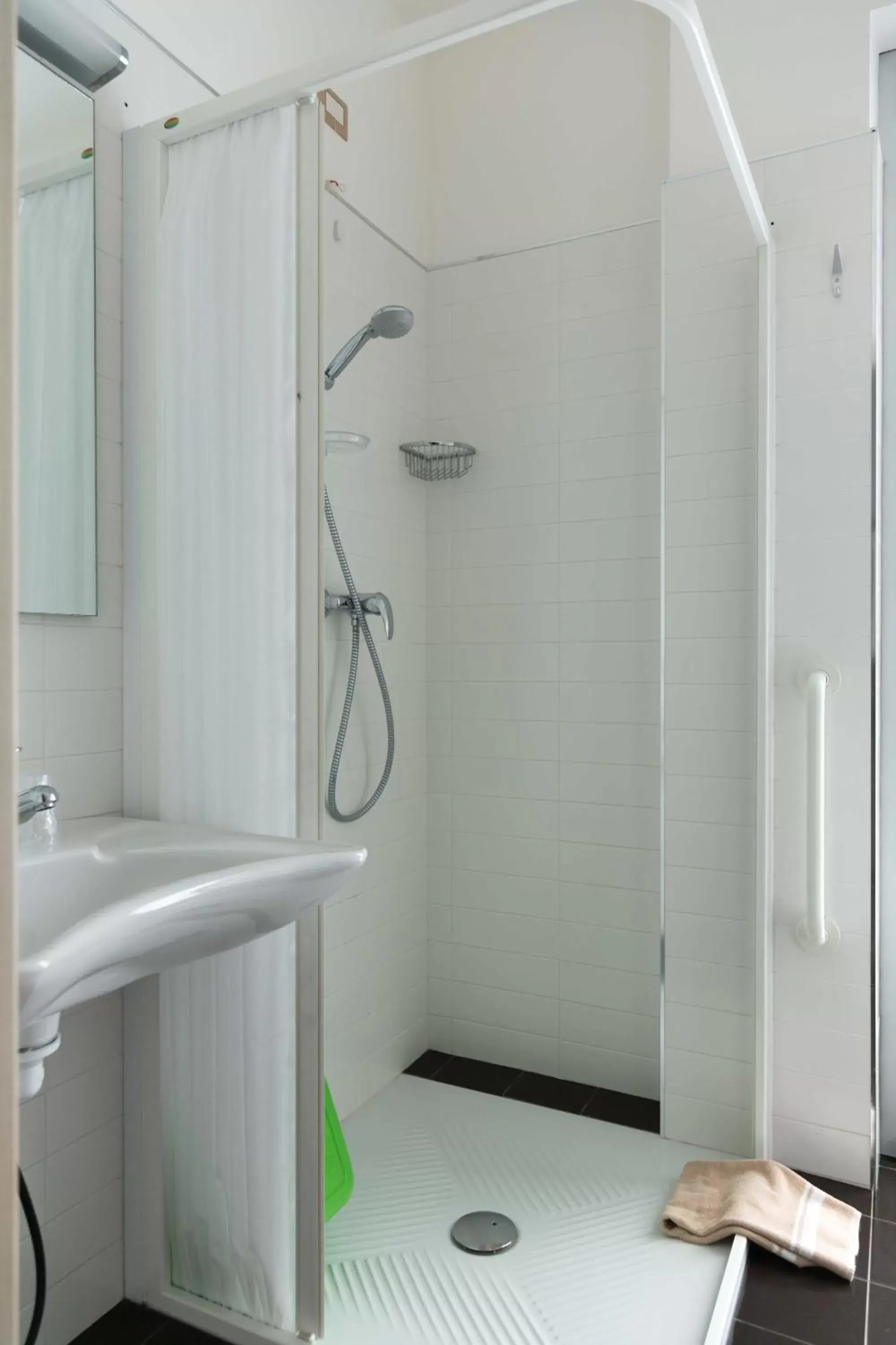 Shower, Bathroom in Hotel Miramare