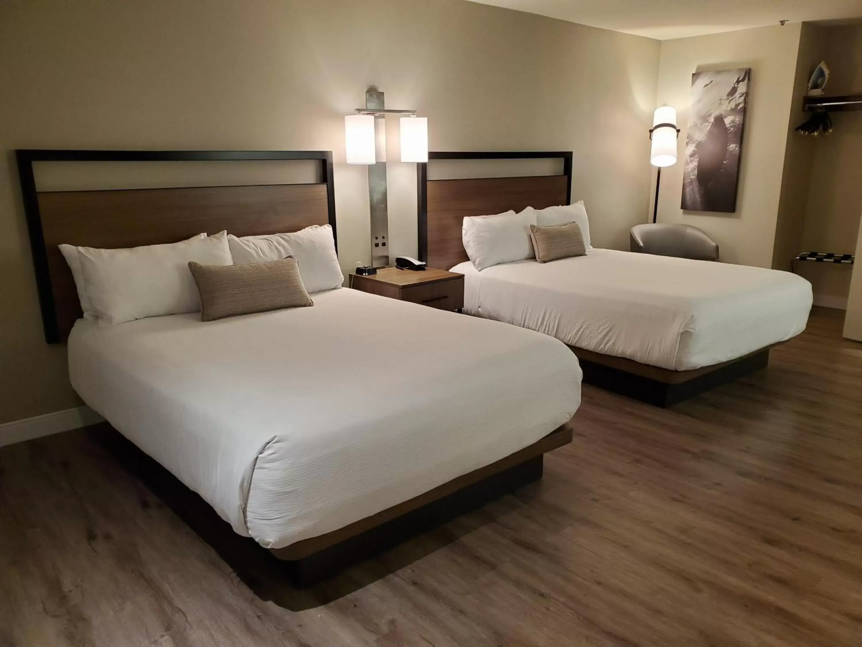 Bed in Wyndham Garden San Diego