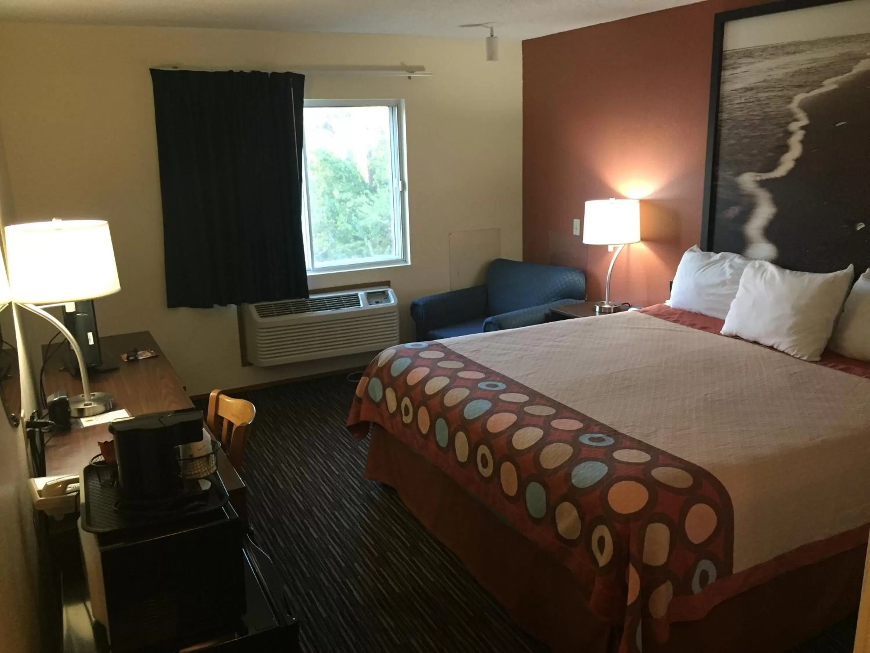 Photo of the whole room, Bed in Super 8 by Wyndham College Station