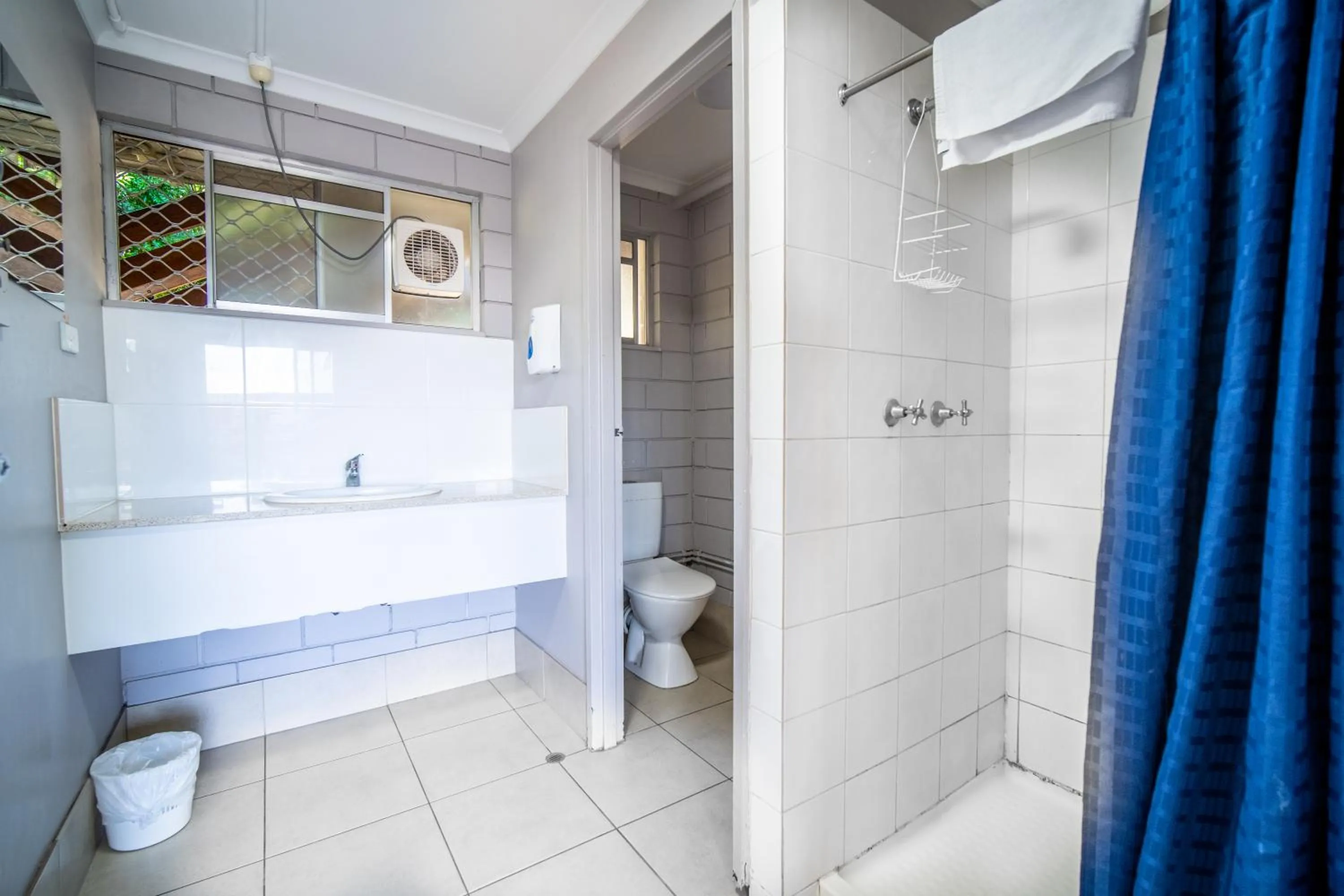 Bed in 6-Bed Mixed Dormitory Room - Adult Only in Airlie Beach YHA