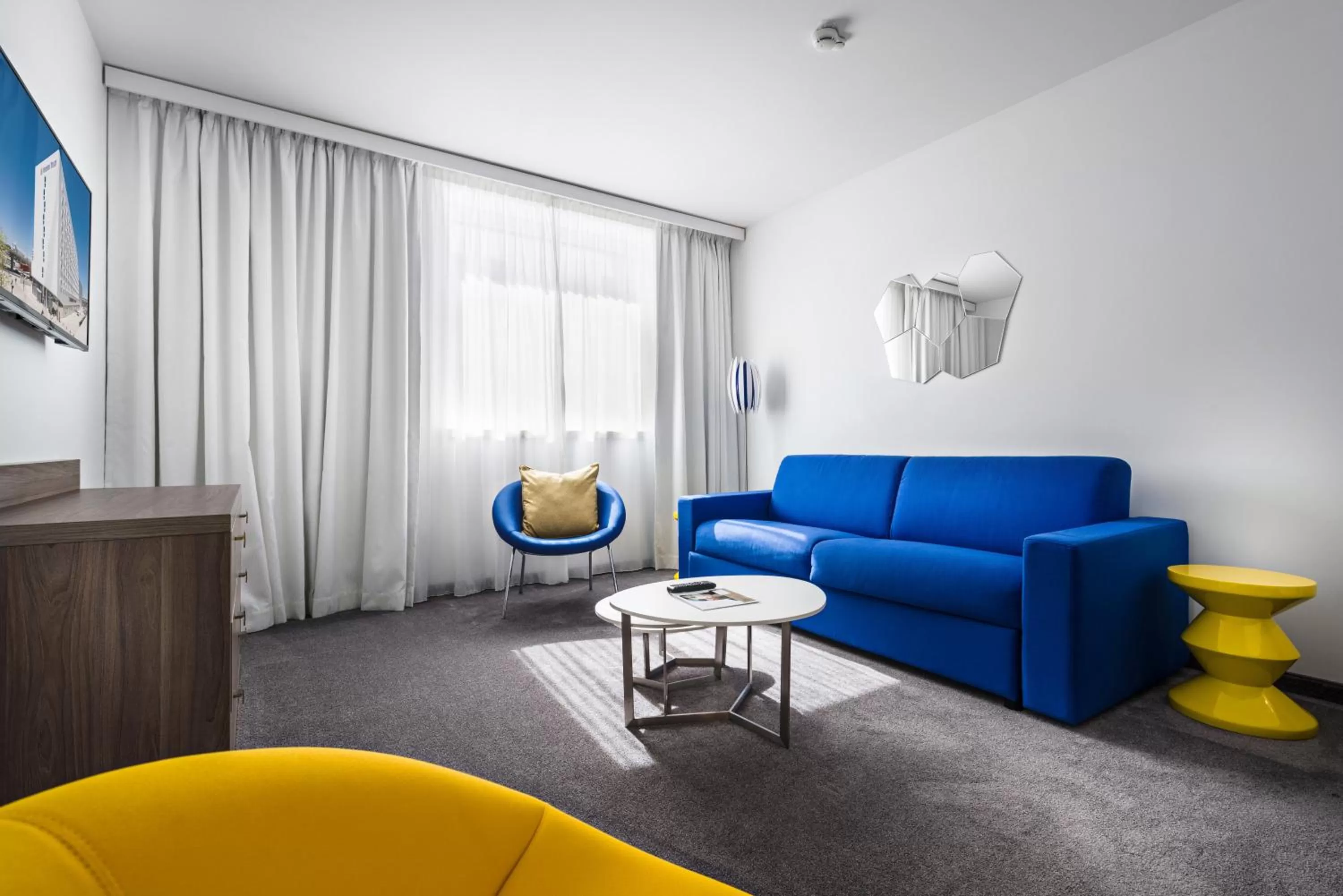 Bedroom in Golden Tulip Marseille Euromed