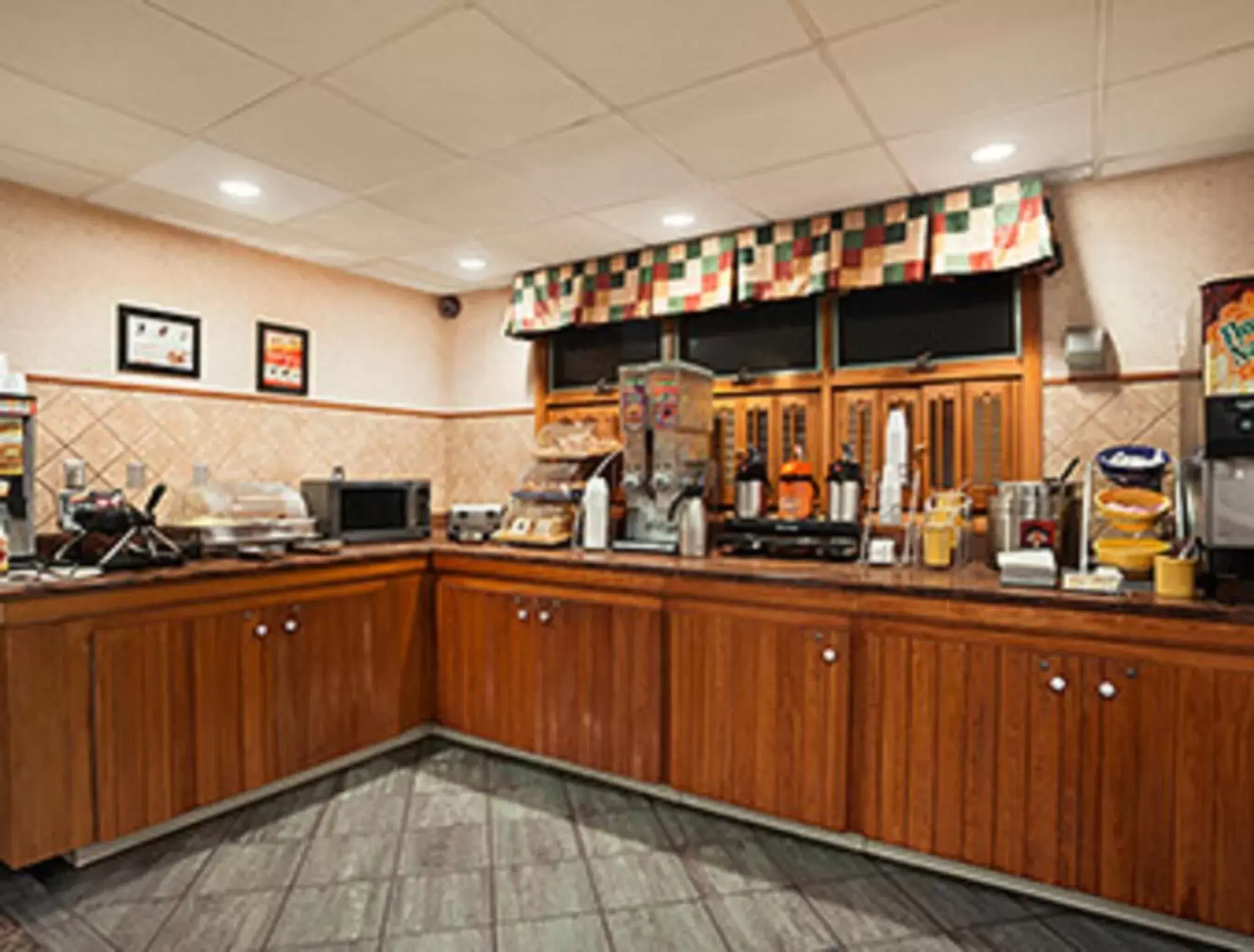 Lobby or reception, Restaurant/Places to Eat in Days Inn by Wyndham Rutland/Killington Area