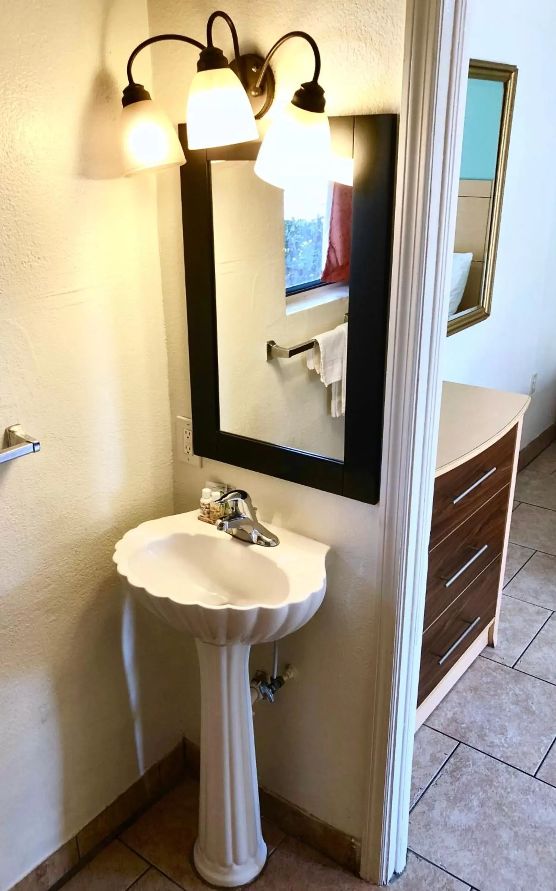 Bathroom in Dunes Inn & Suites - Tybee Island