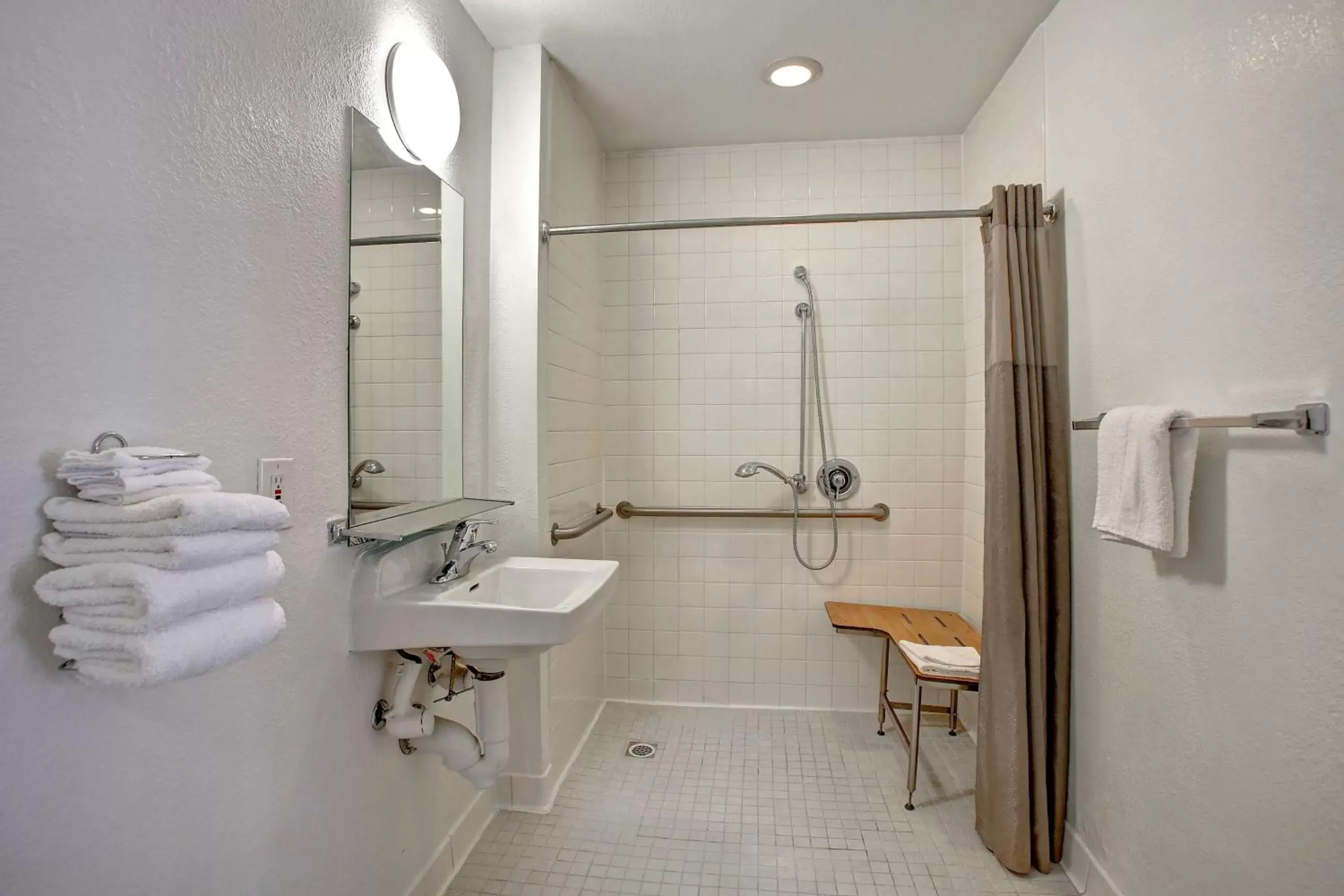 Bathroom in Motel 6-Sunnyvale, CA - North