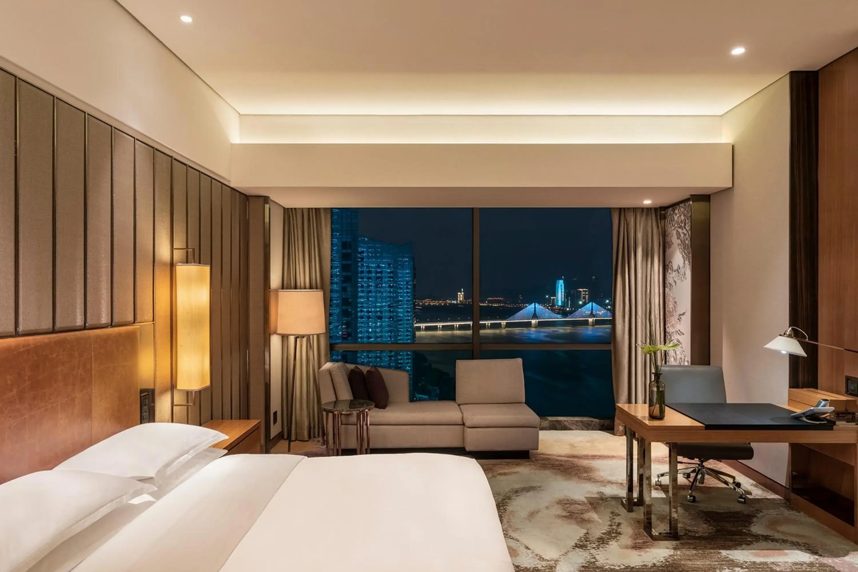 Photo of the whole room, Bed in InterContinental Changsha Photo of the whole room, Bed in InterContinental Changsha