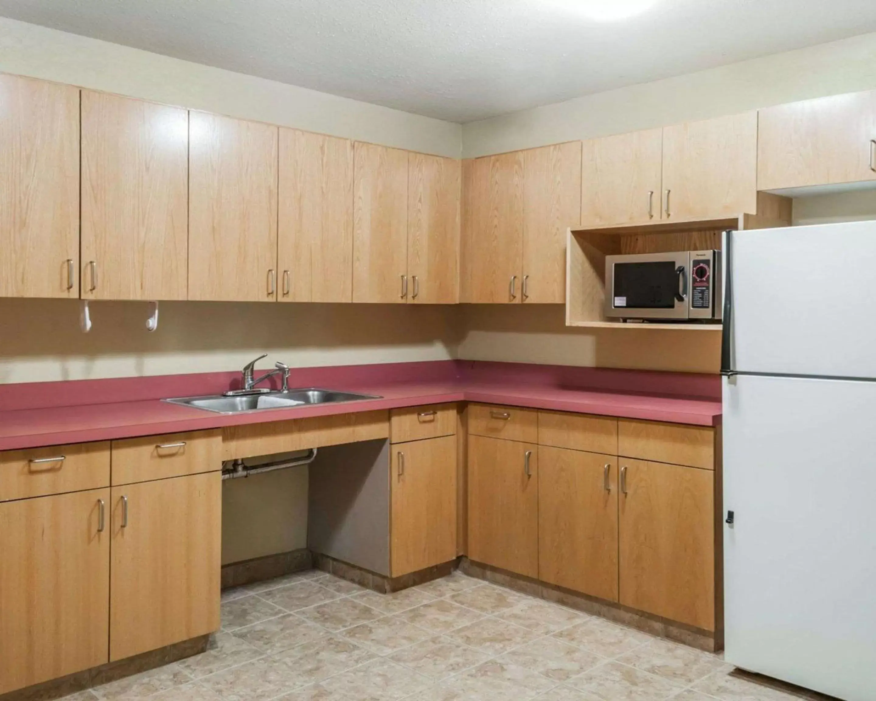 Photo of the whole room, Kitchen/Kitchenette in Quality Inn & Suites Albuquerque West