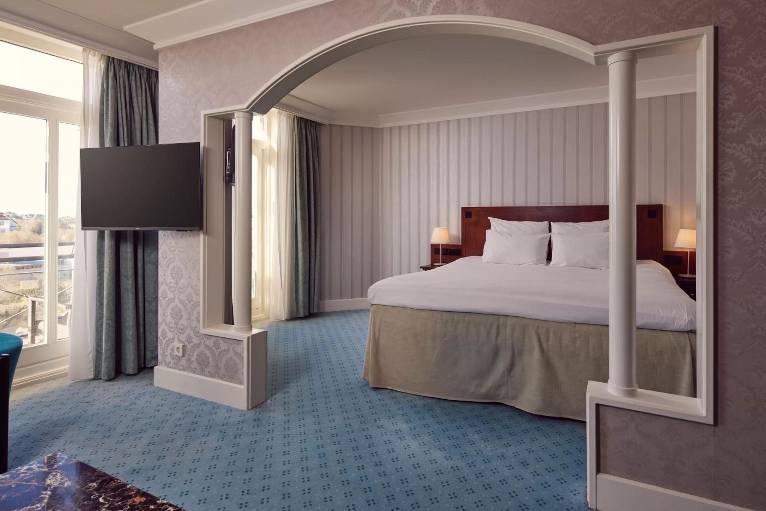 Bedroom, Bed in Van der Valk Palace Hotel Noordwijk