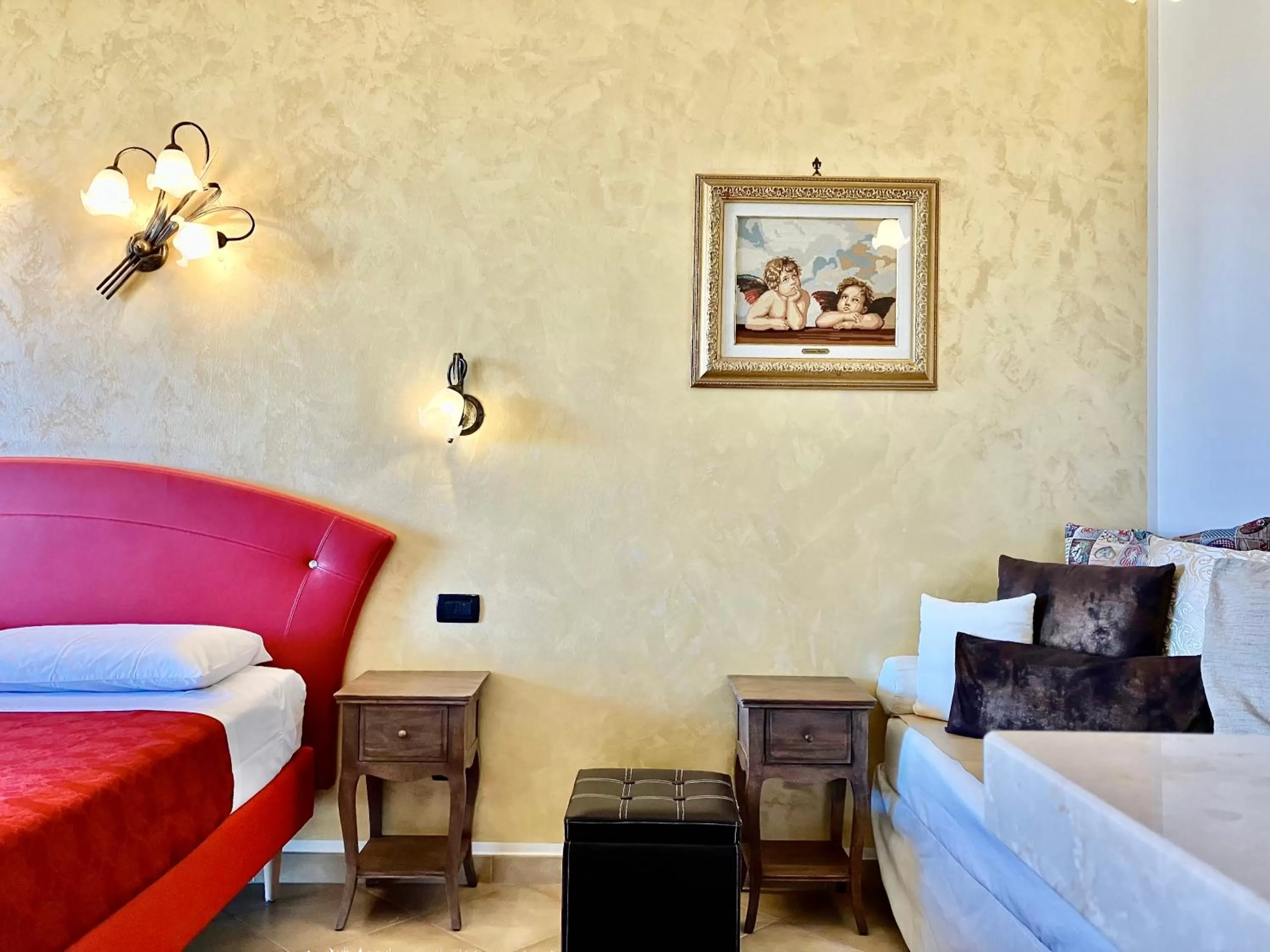 Spring, Bed in B&B Desenzano Paradise