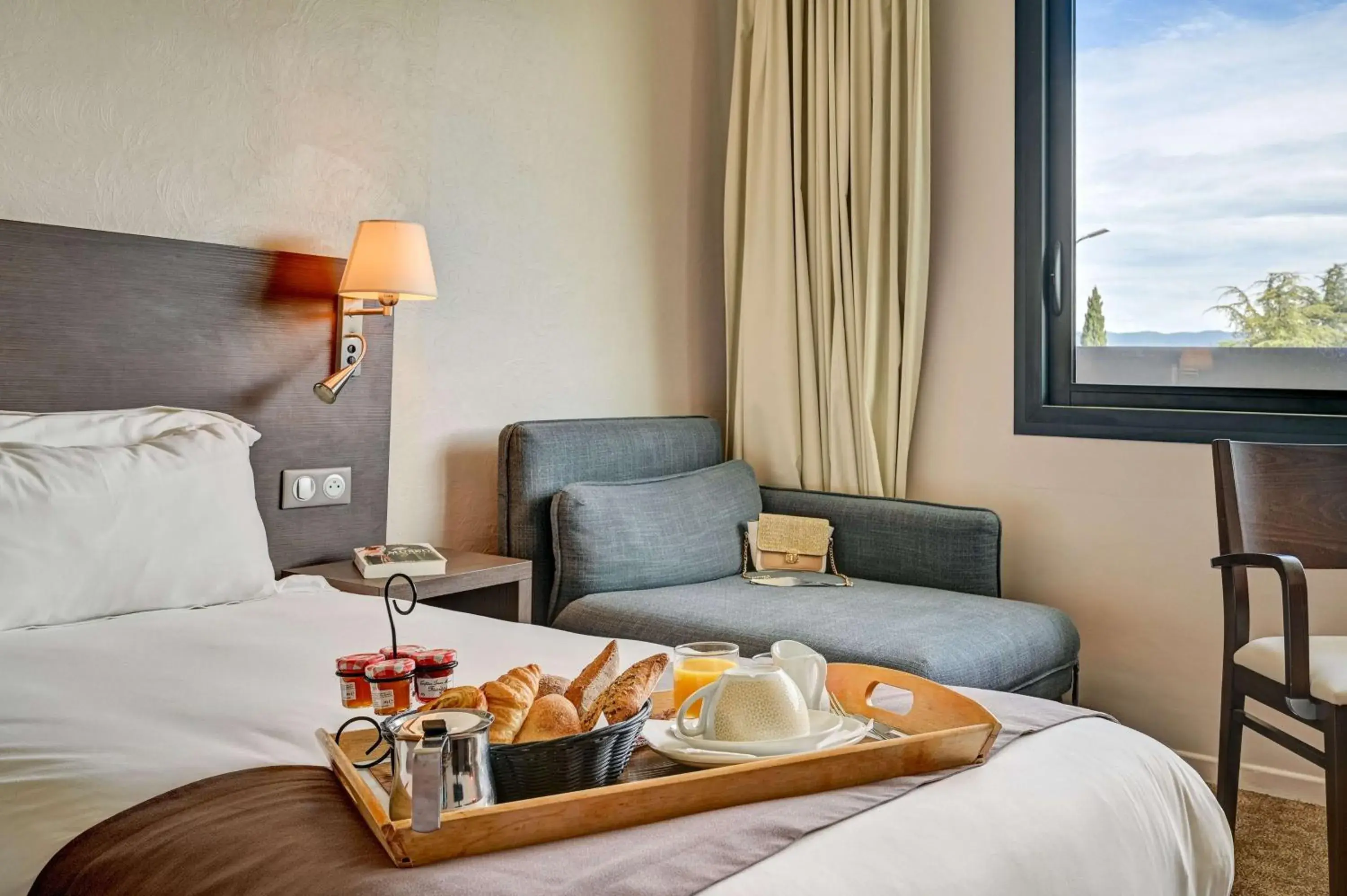 Bedroom, Seating Area in Best Western Sevan Parc Hotel