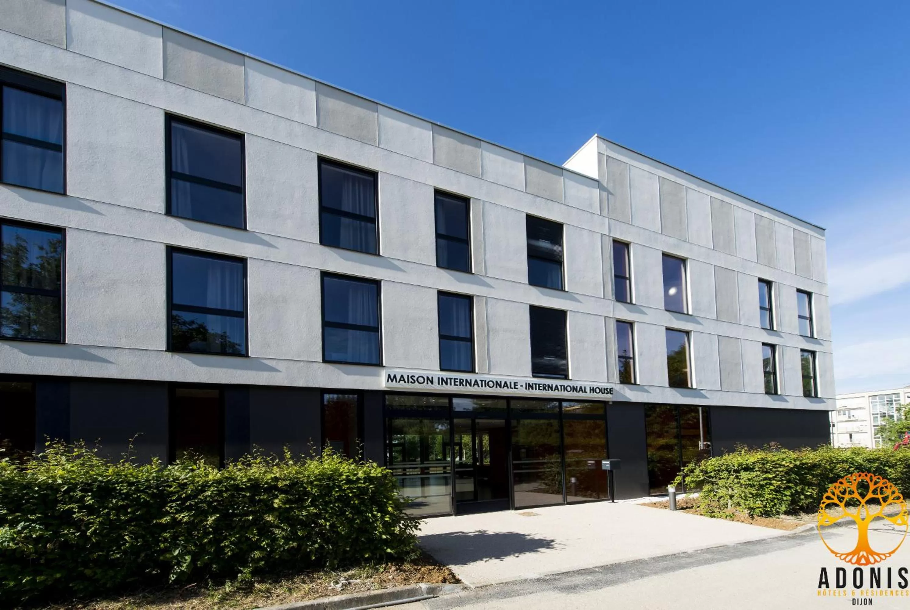 Property building in Adonis Dijon Maison Internationale