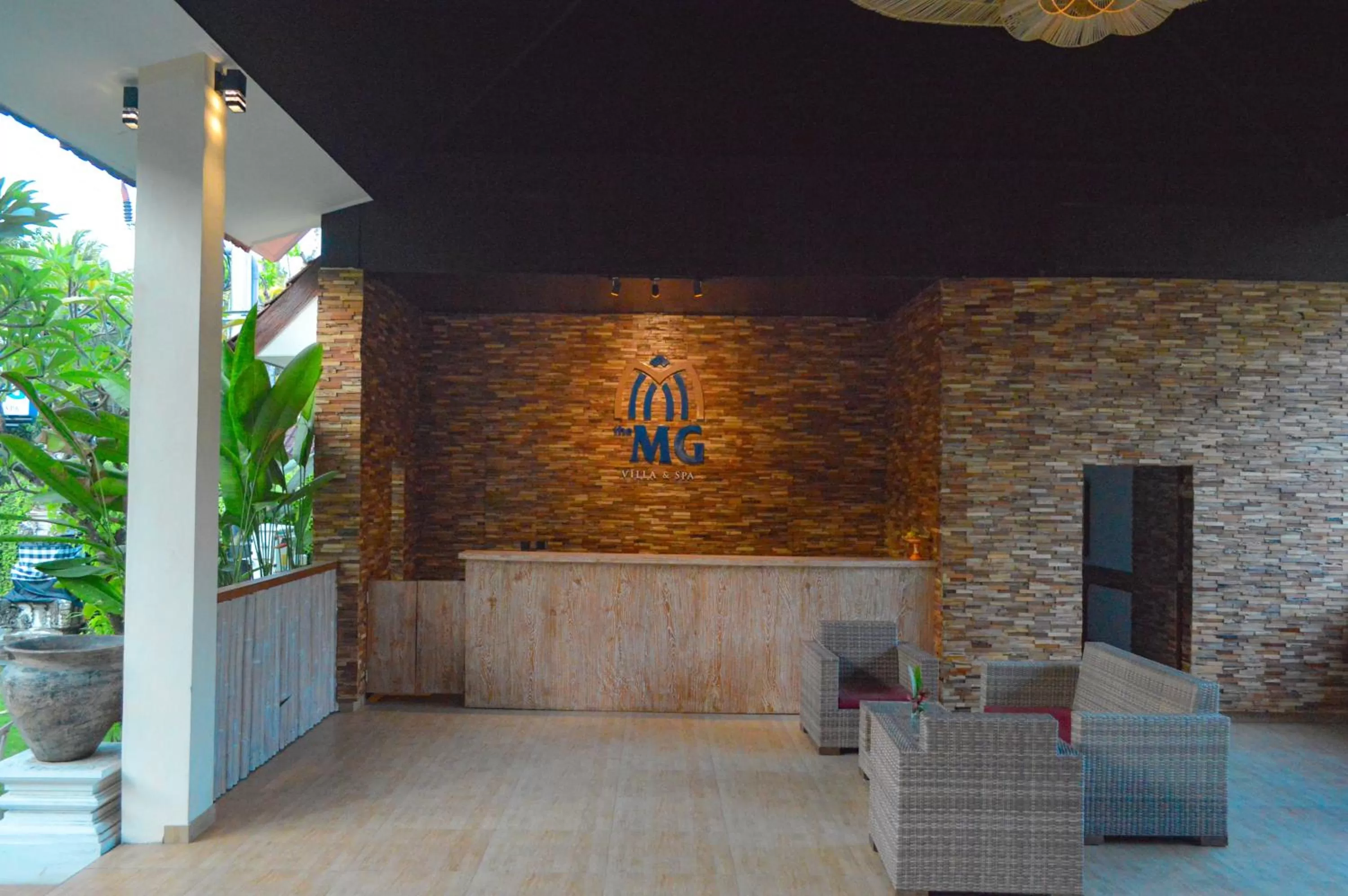 Lobby or reception in The MG Villa & SPA