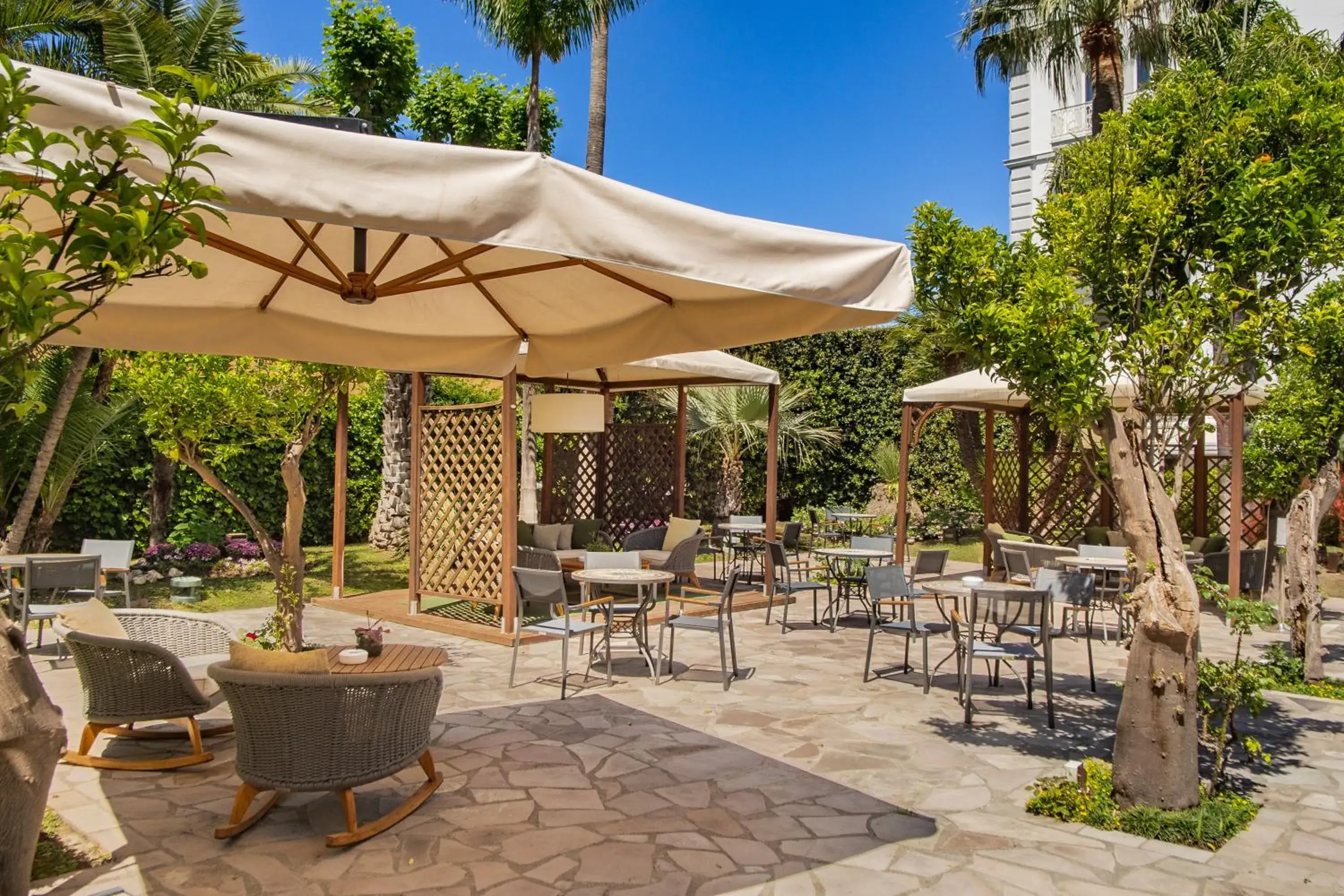 Garden, Patio/Outdoor Area in Hotel Mediterraneo