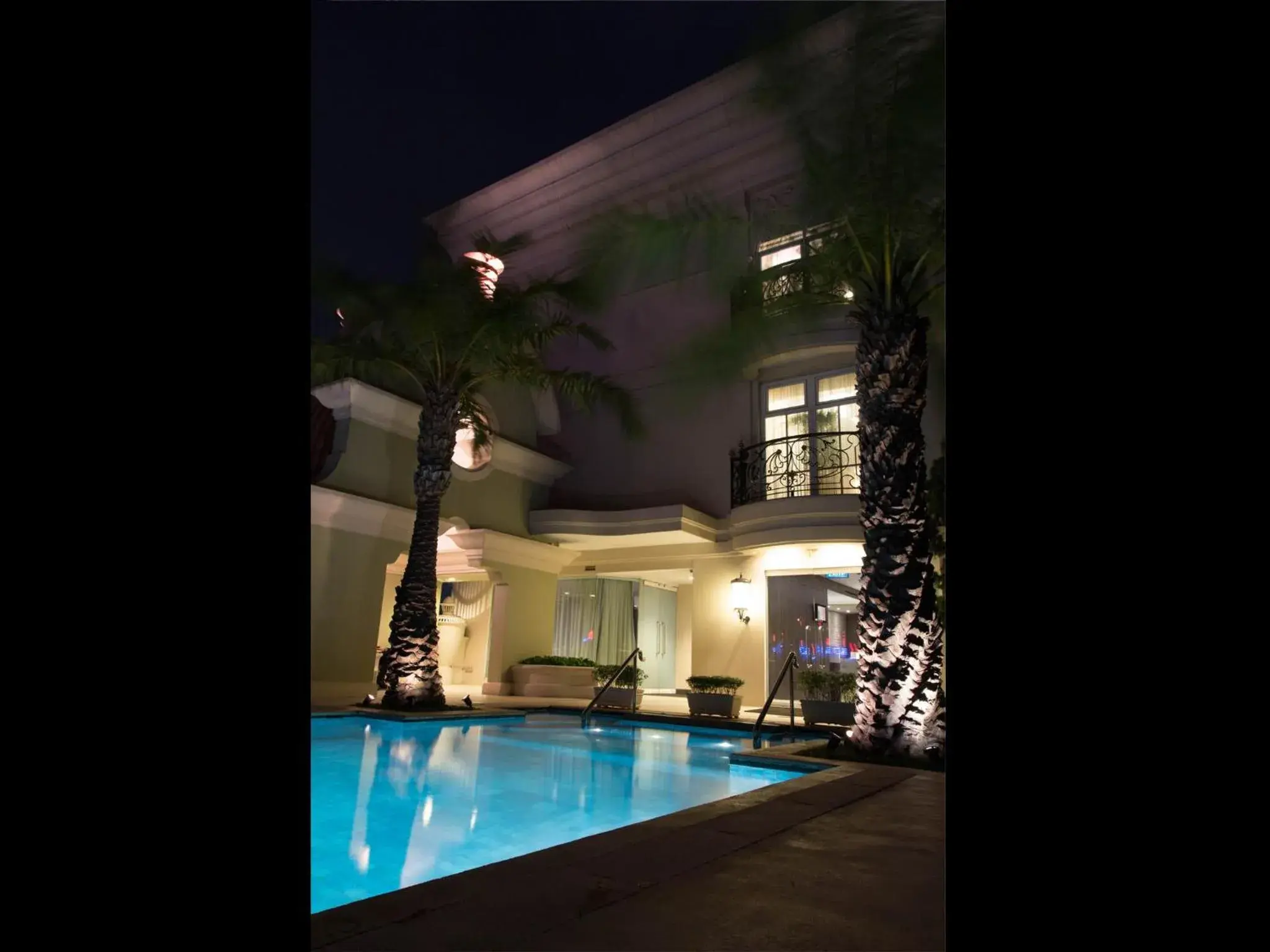 Swimming pool in Hotel Gran Mahakam Swimming pool in Hotel Gran Mahakam