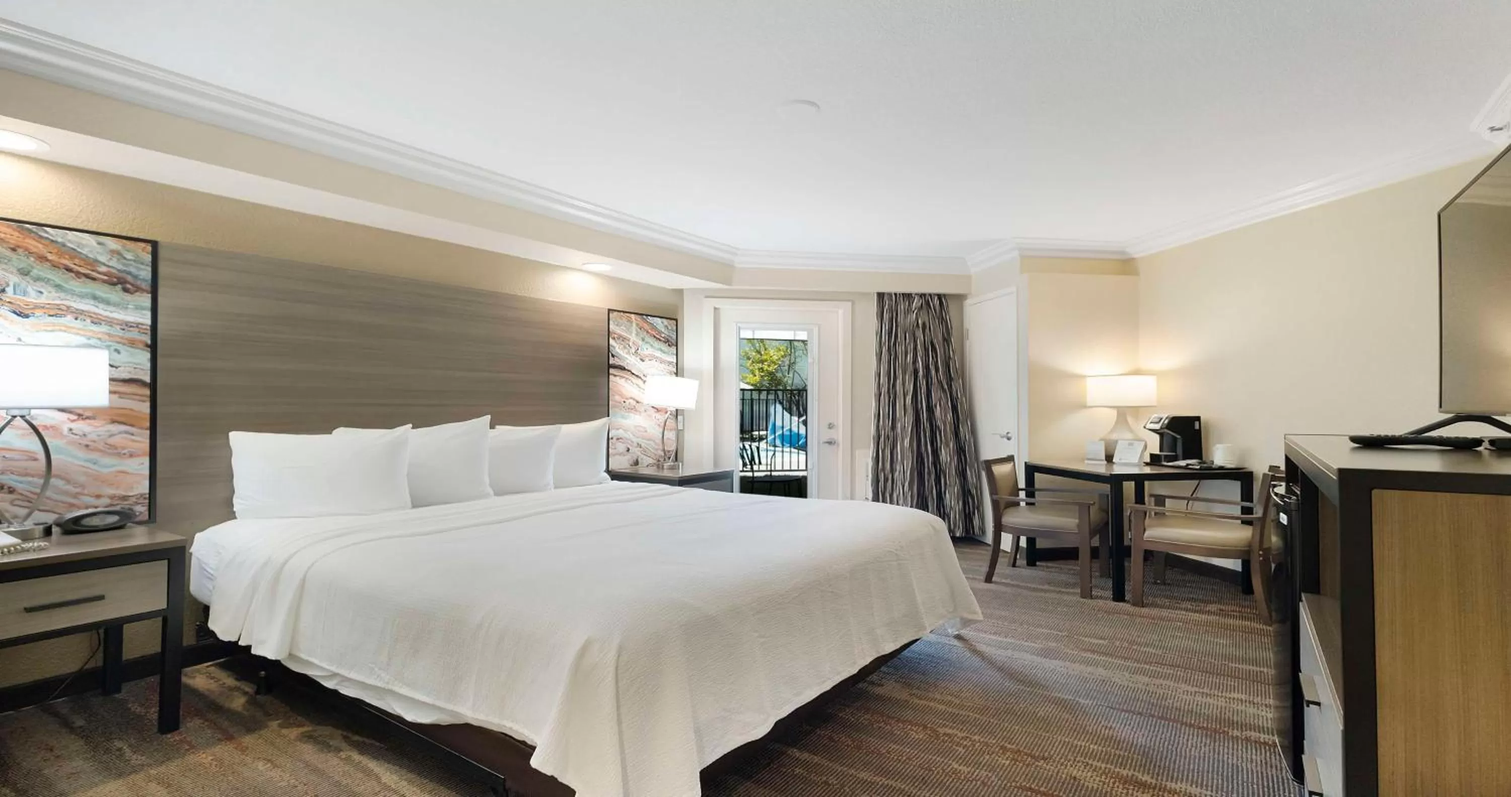 King Room with Roll In Shower-Disabilty Access in Best Western Plus Wine Country Inn & Suites