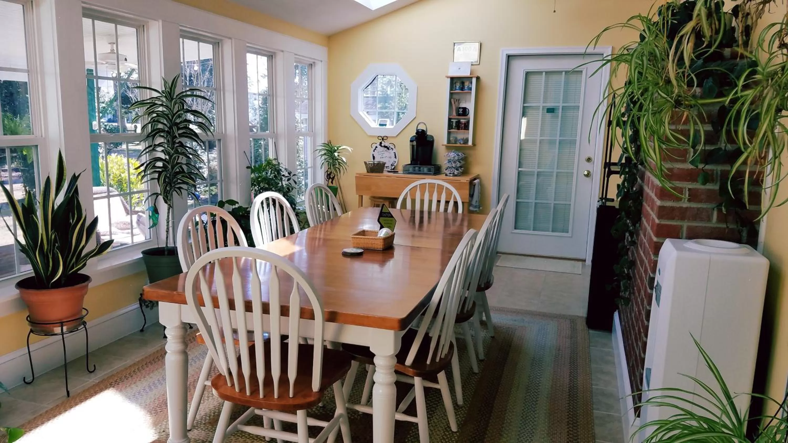 Food and drinks in The Inn on Bath Creek