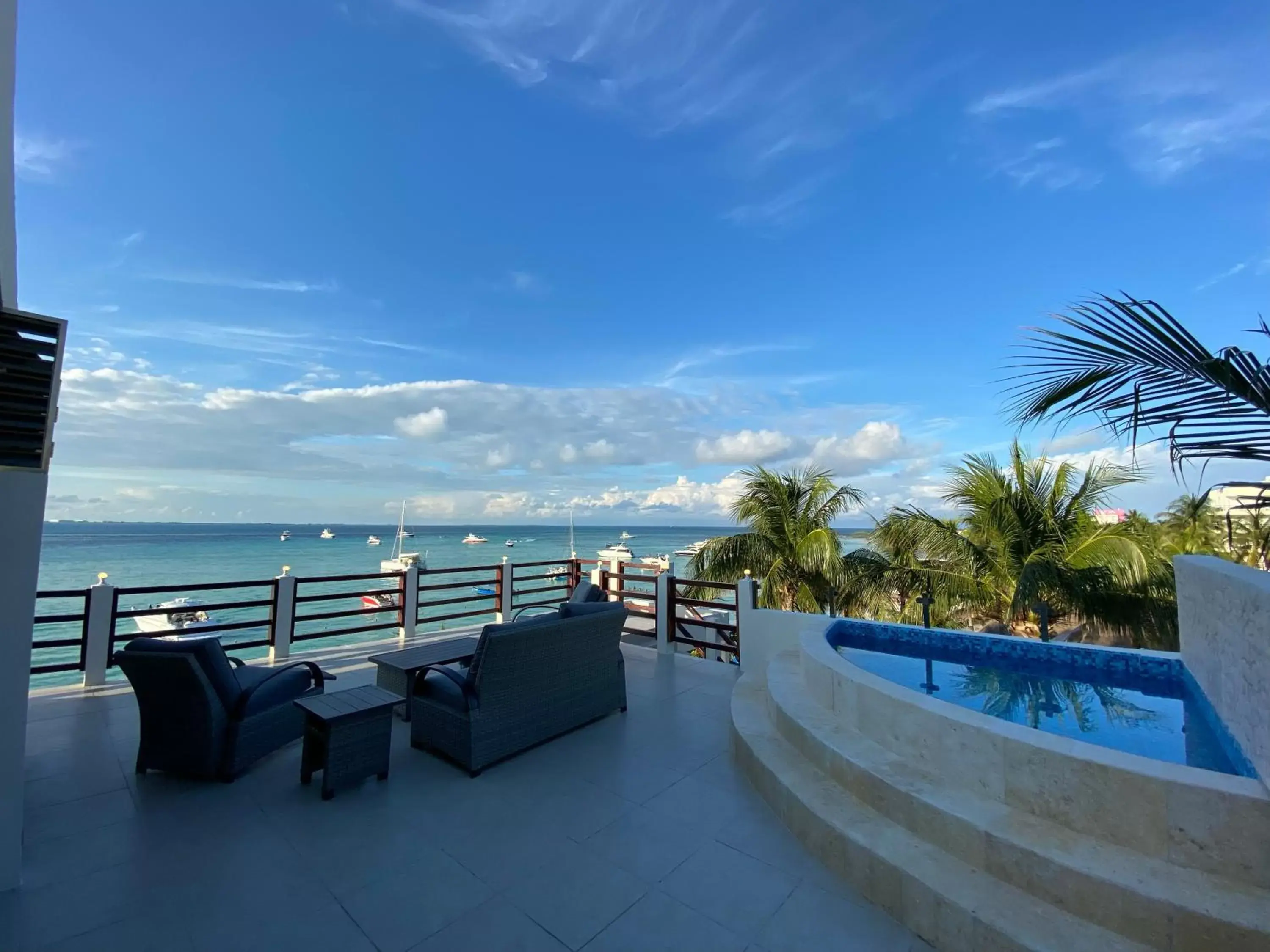 Sea view, Swimming Pool in Cuxos Hotel Beachfront