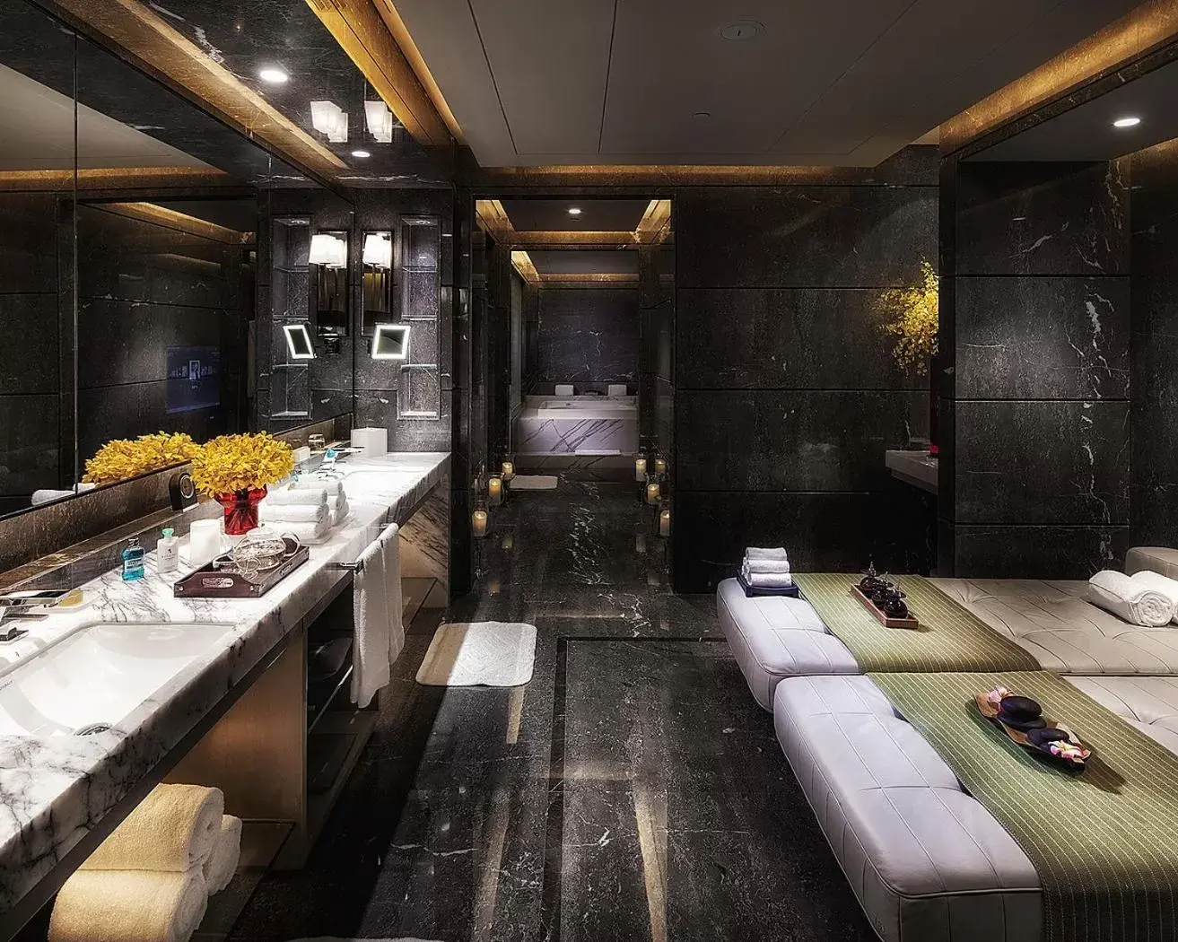 Bathroom in Four Seasons Hotel Shenzhen