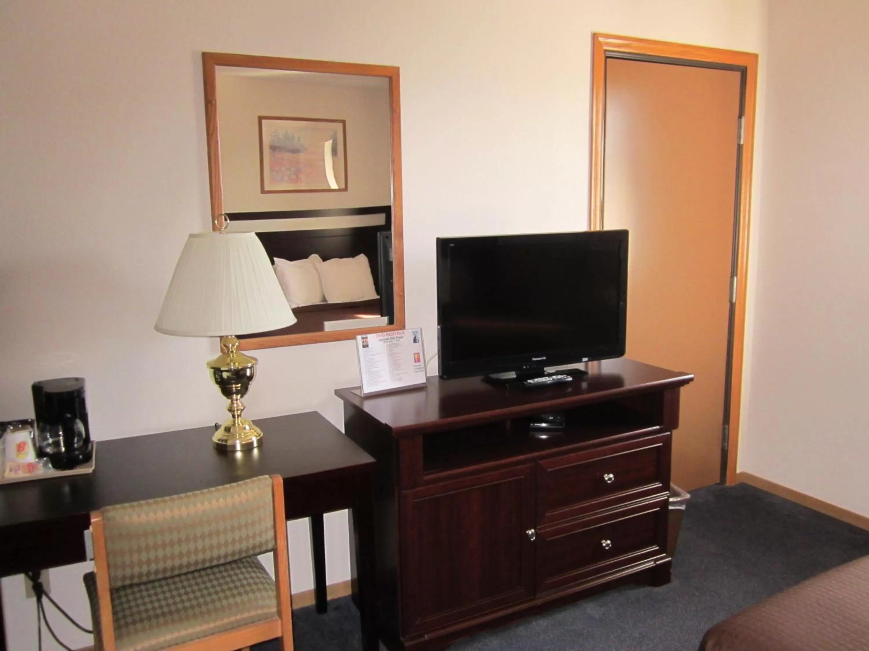 TV and multimedia in Super 8 by Wyndham Williams Lake BC
