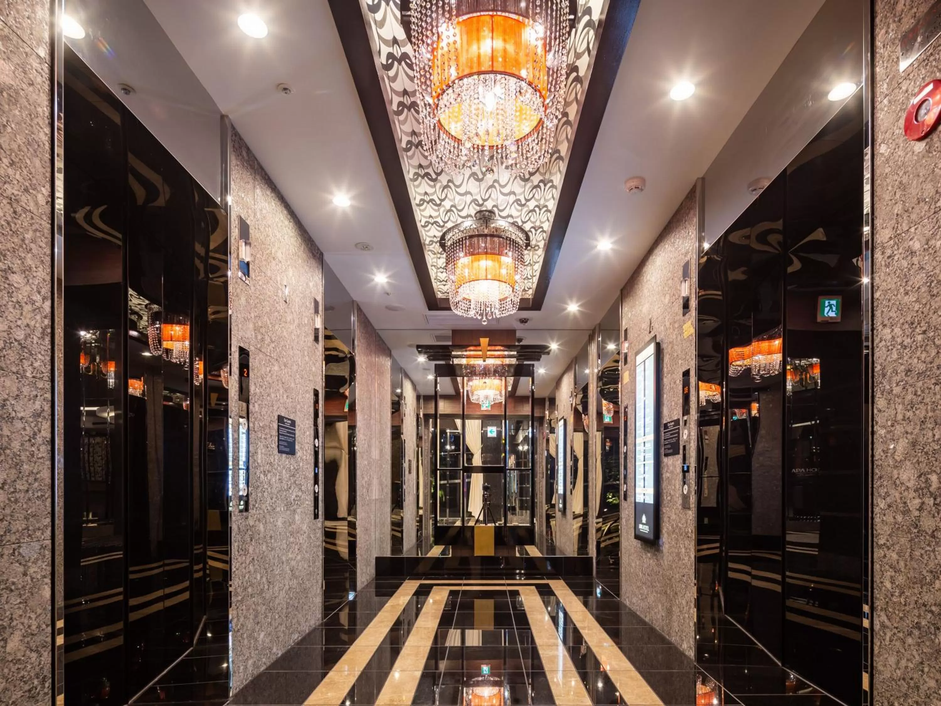 Lobby or reception in APA Hotel Yamanote Otsuka Ekimae Tower