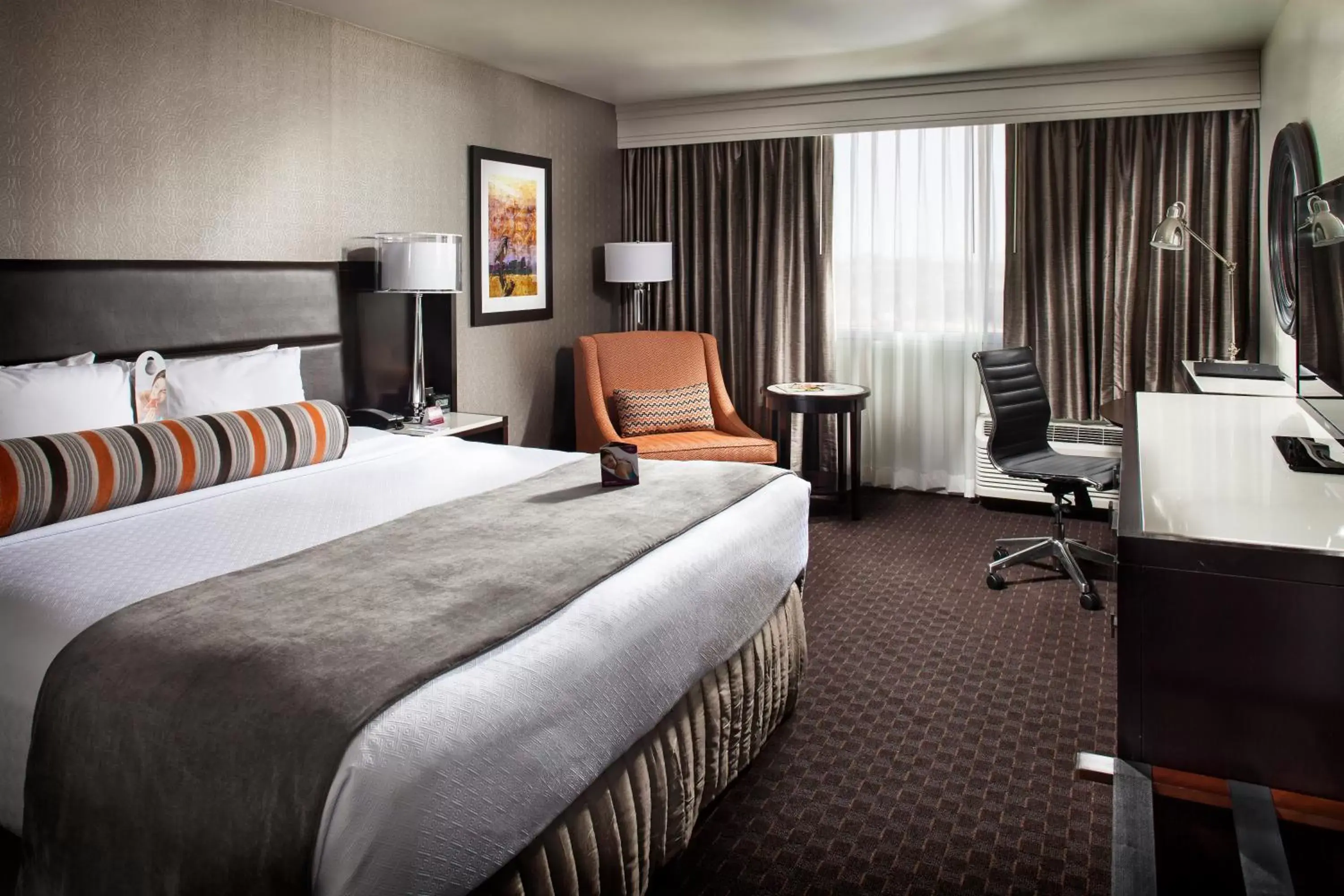 Photo of the whole room in Crowne Plaza Phoenix Airport - PHX, an IHG Hotel