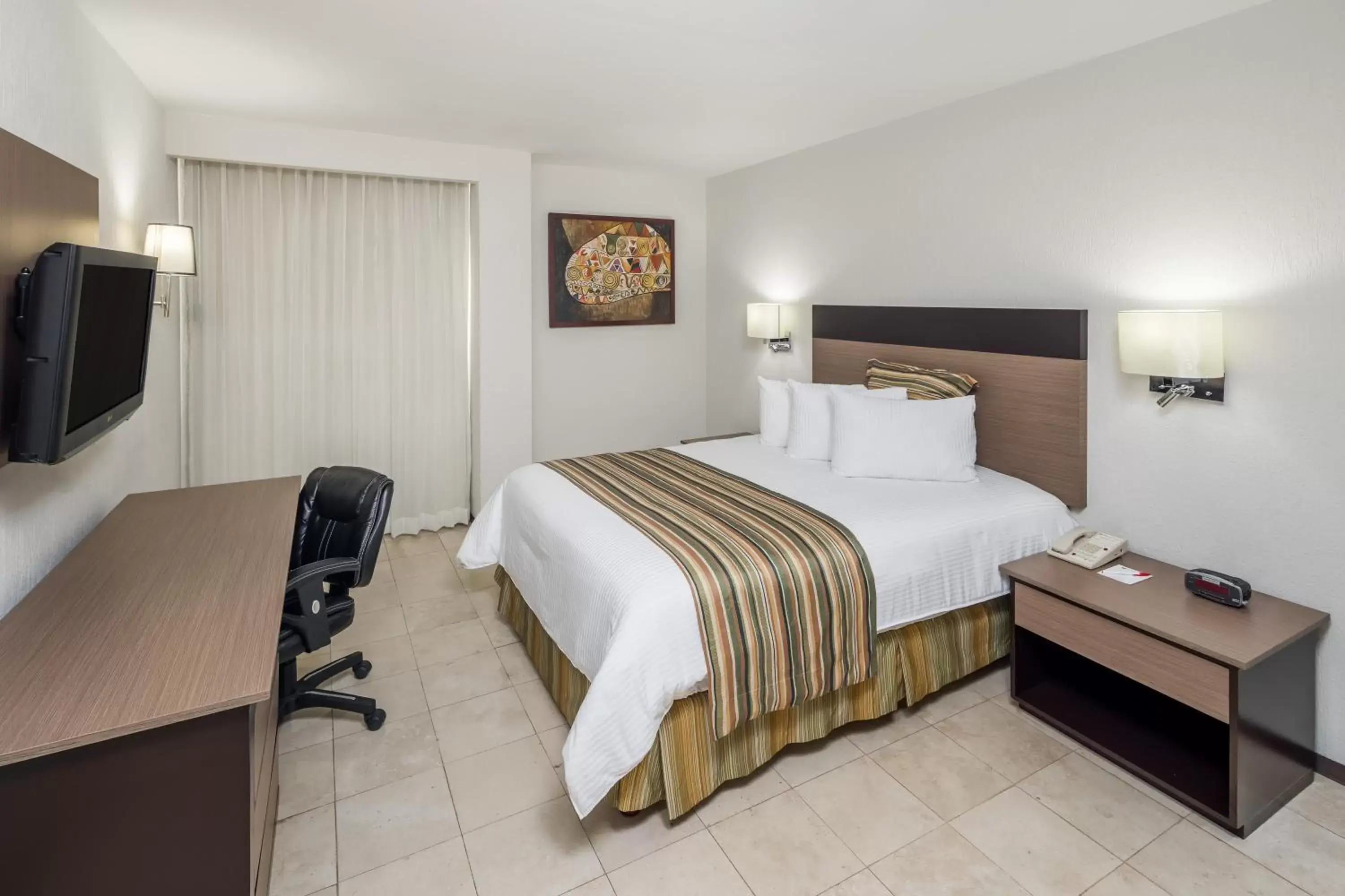 Landmark view, Bed in Ramada Hola Culiacan