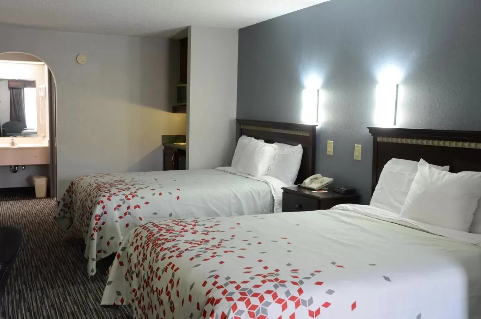 Bed in Gateway Inn Bed in Gateway Inn