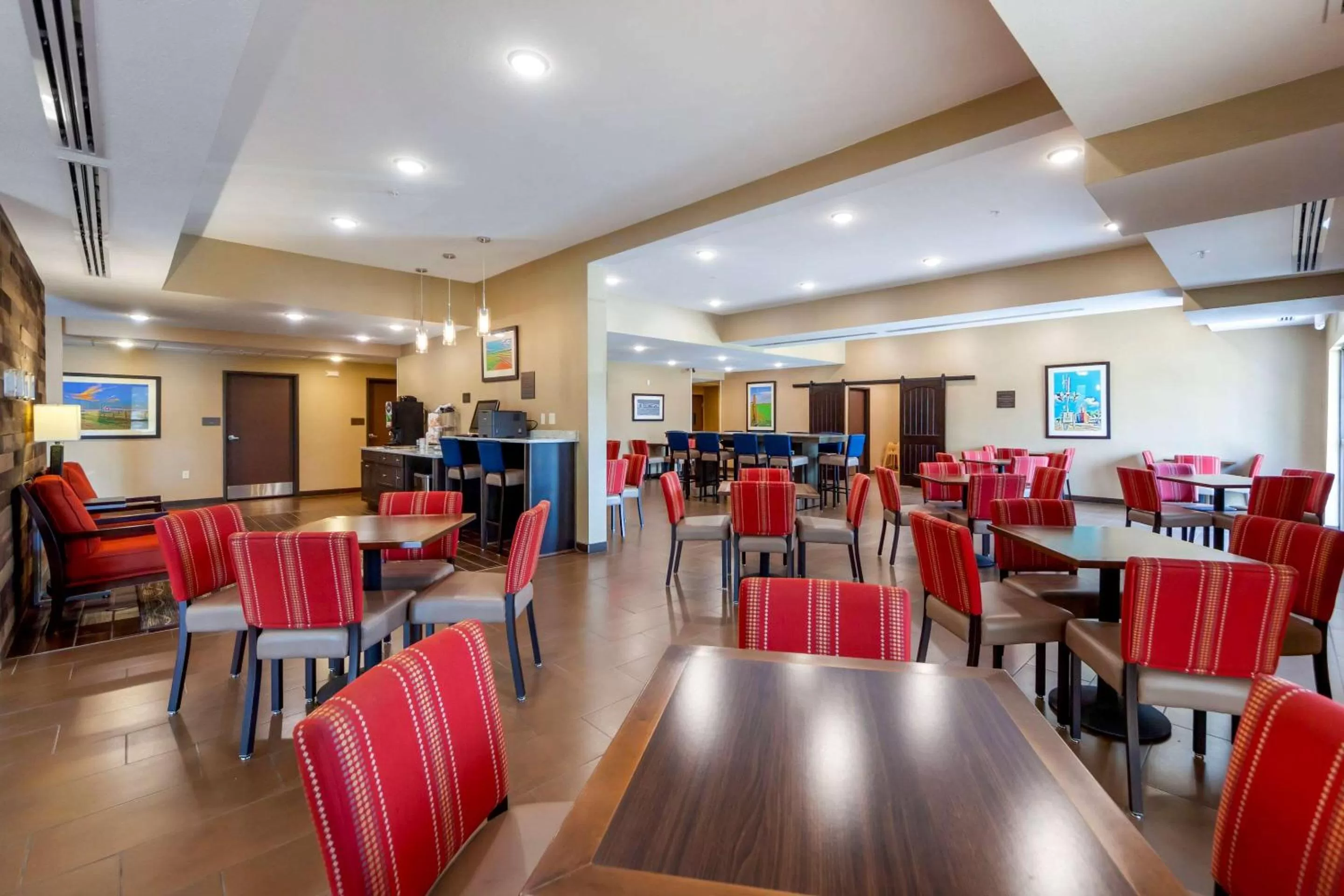 Restaurant/places to eat in Comfort Suites