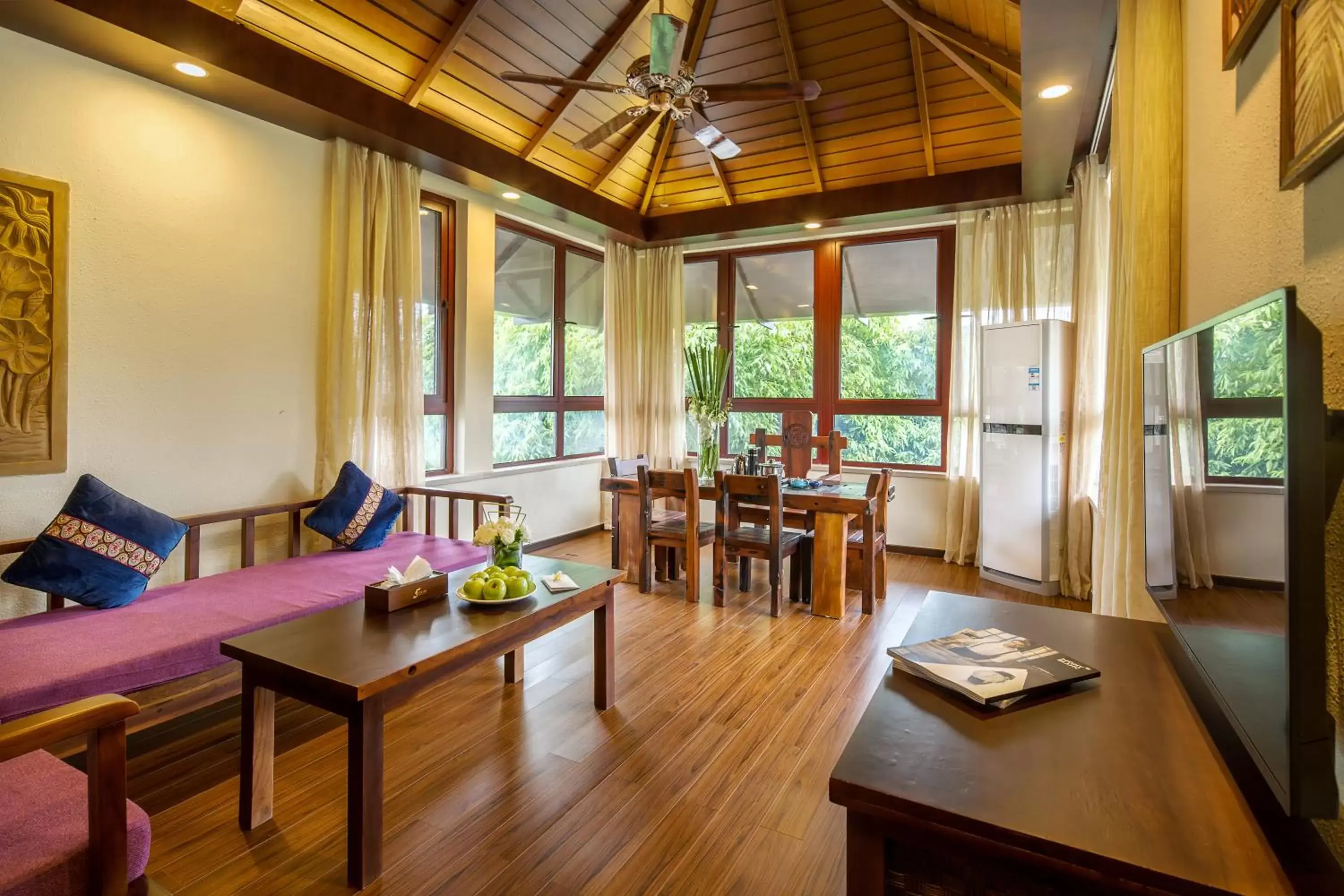 Seating area in Sanya Yalong Bay Villas & Spa