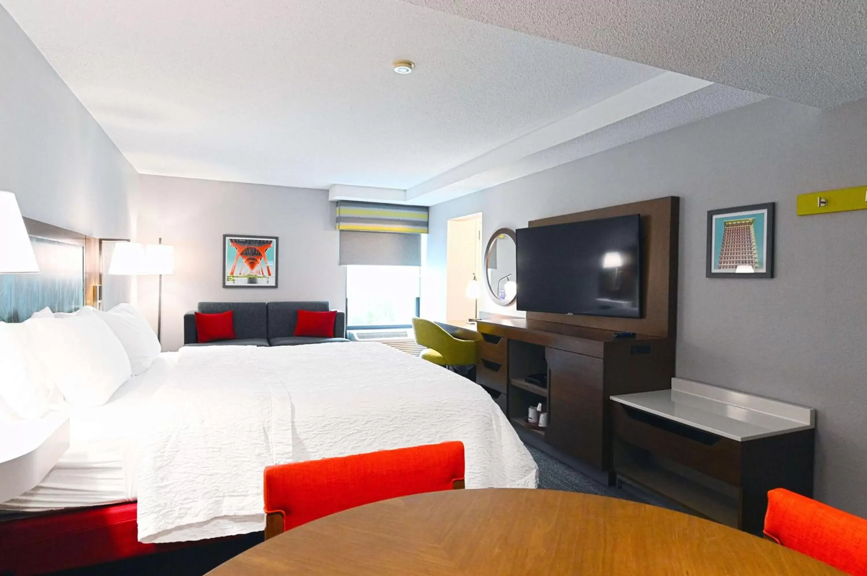 Bedroom, Bed in Hampton Inn Richmond-West Innsbrook Bedroom, Bed in Hampton Inn Richmond-West Innsbrook