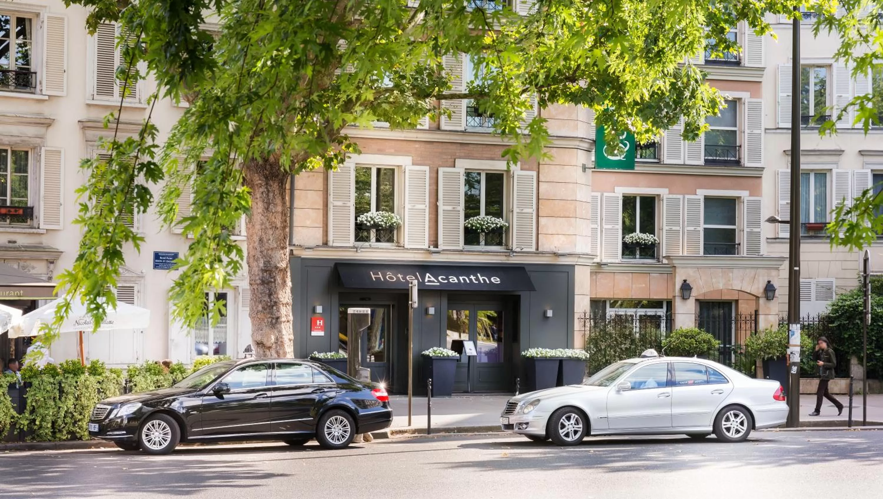 Facade/entrance in Hotel Acanthe - Boulogne Billancourt