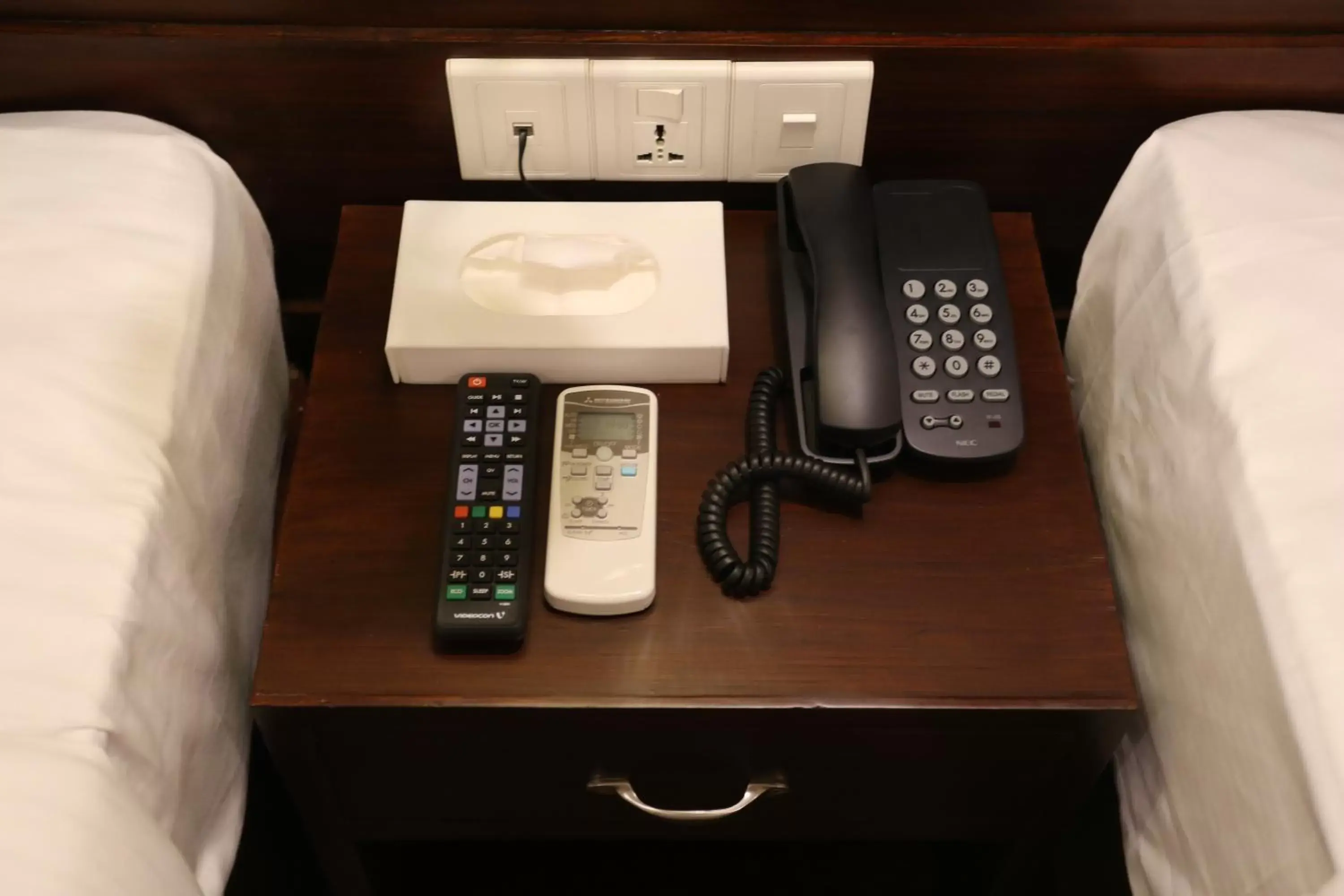 TV and multimedia, Coffee/Tea Facilities in Hotel Jay Suites