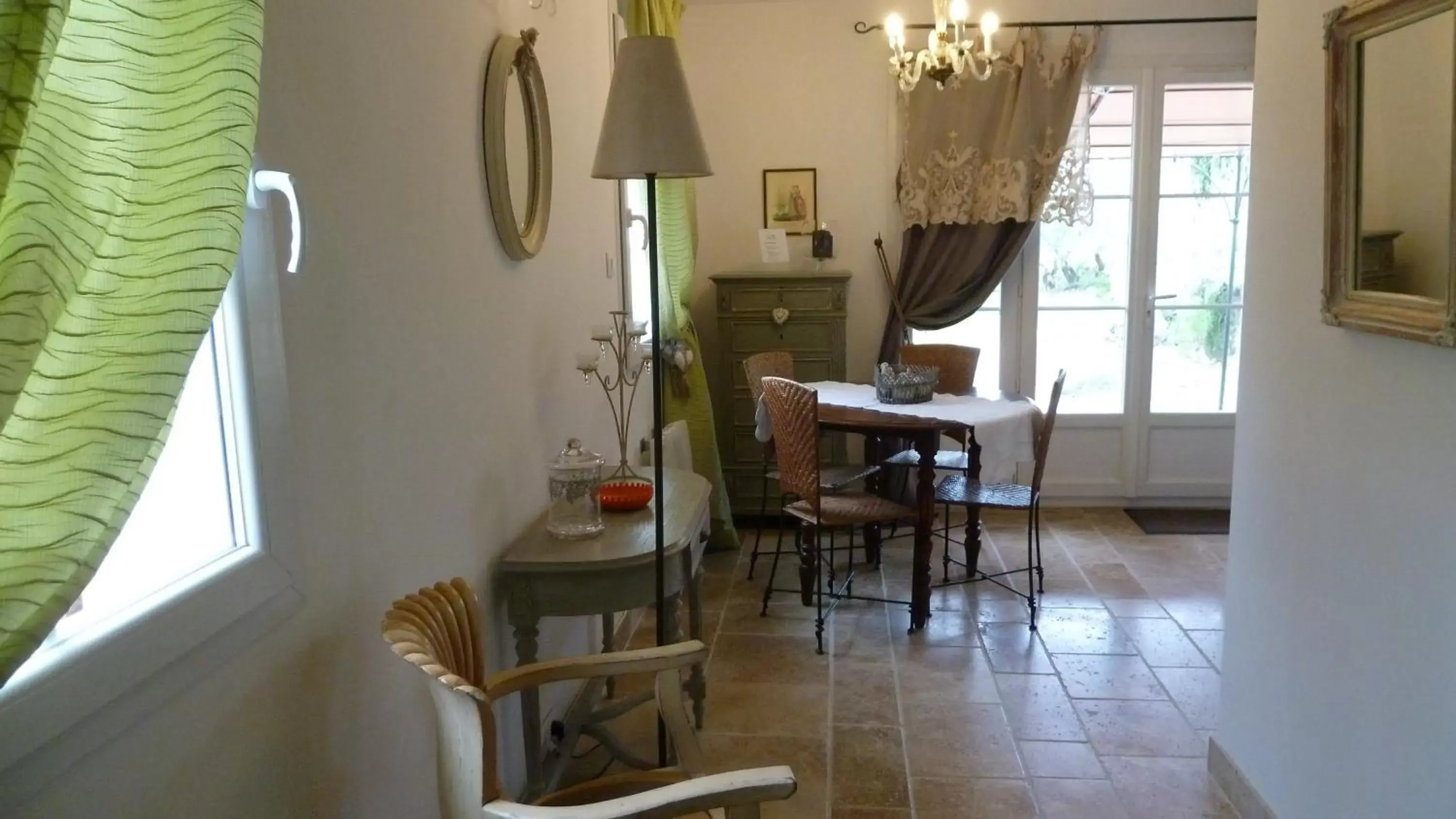 Area and facilities, Dining Area in Mas de l'Olivette