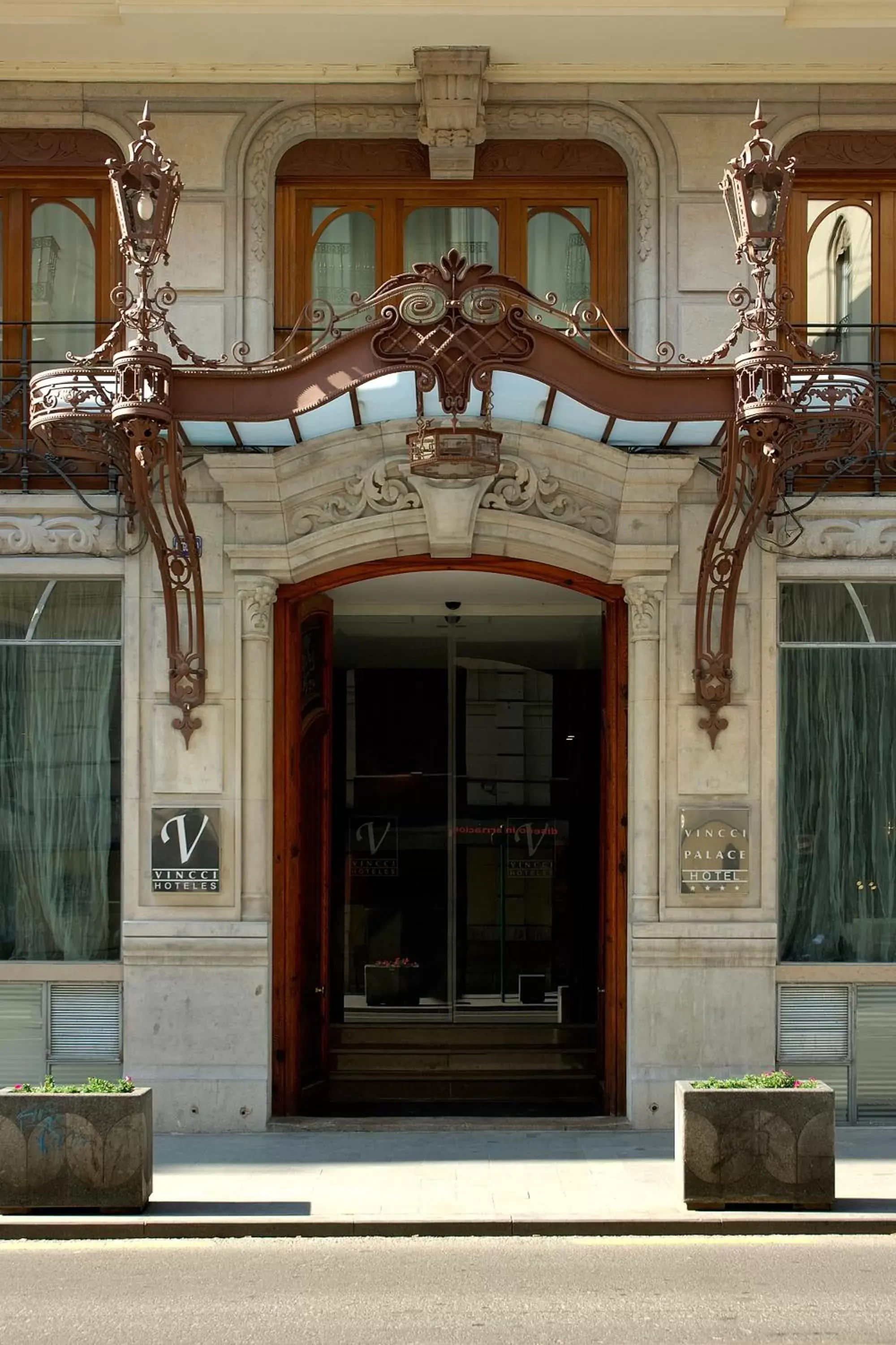 Facade/entrance in Vincci Palace