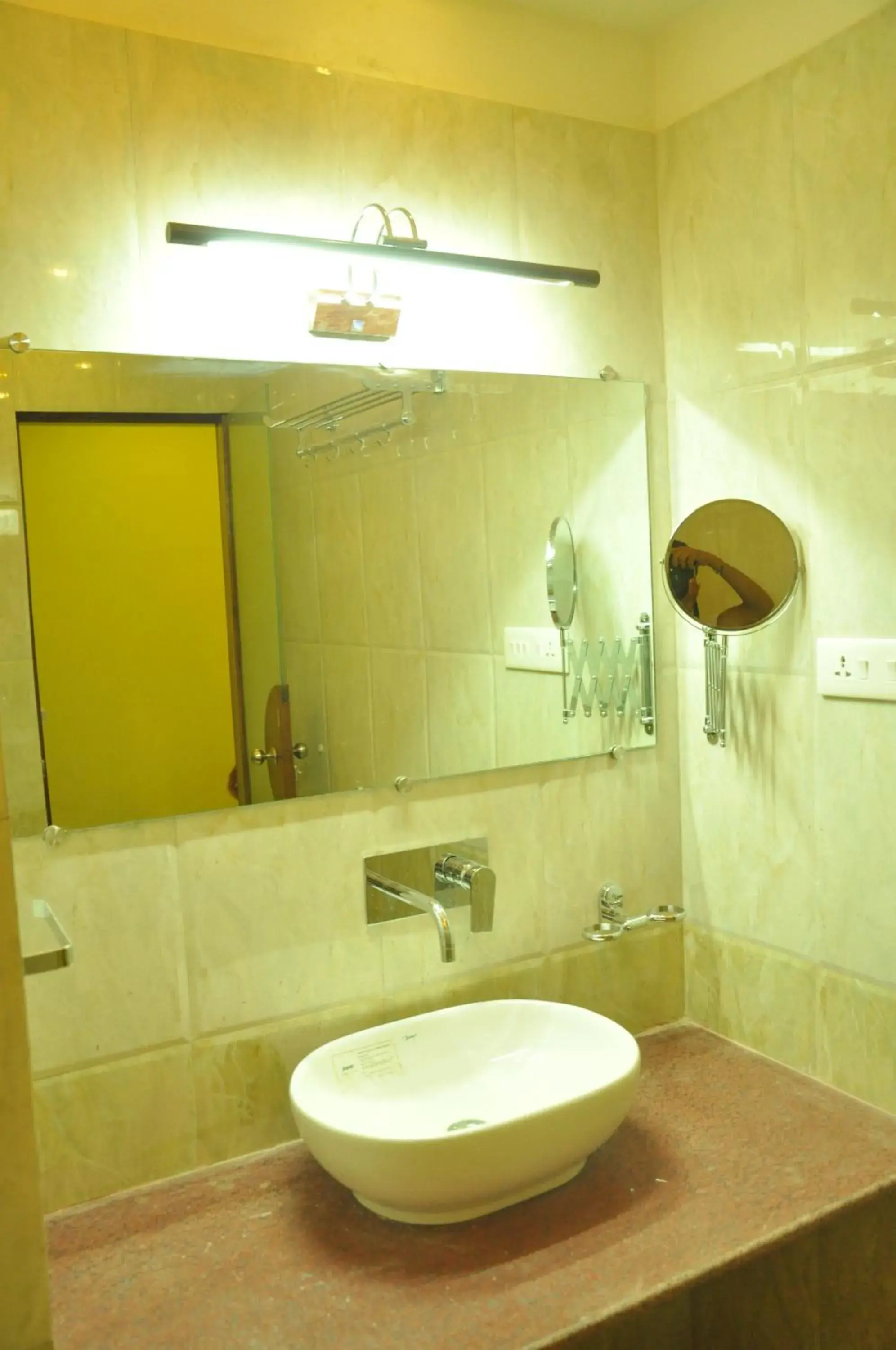 Bathroom in Hotel Banaras Haveli