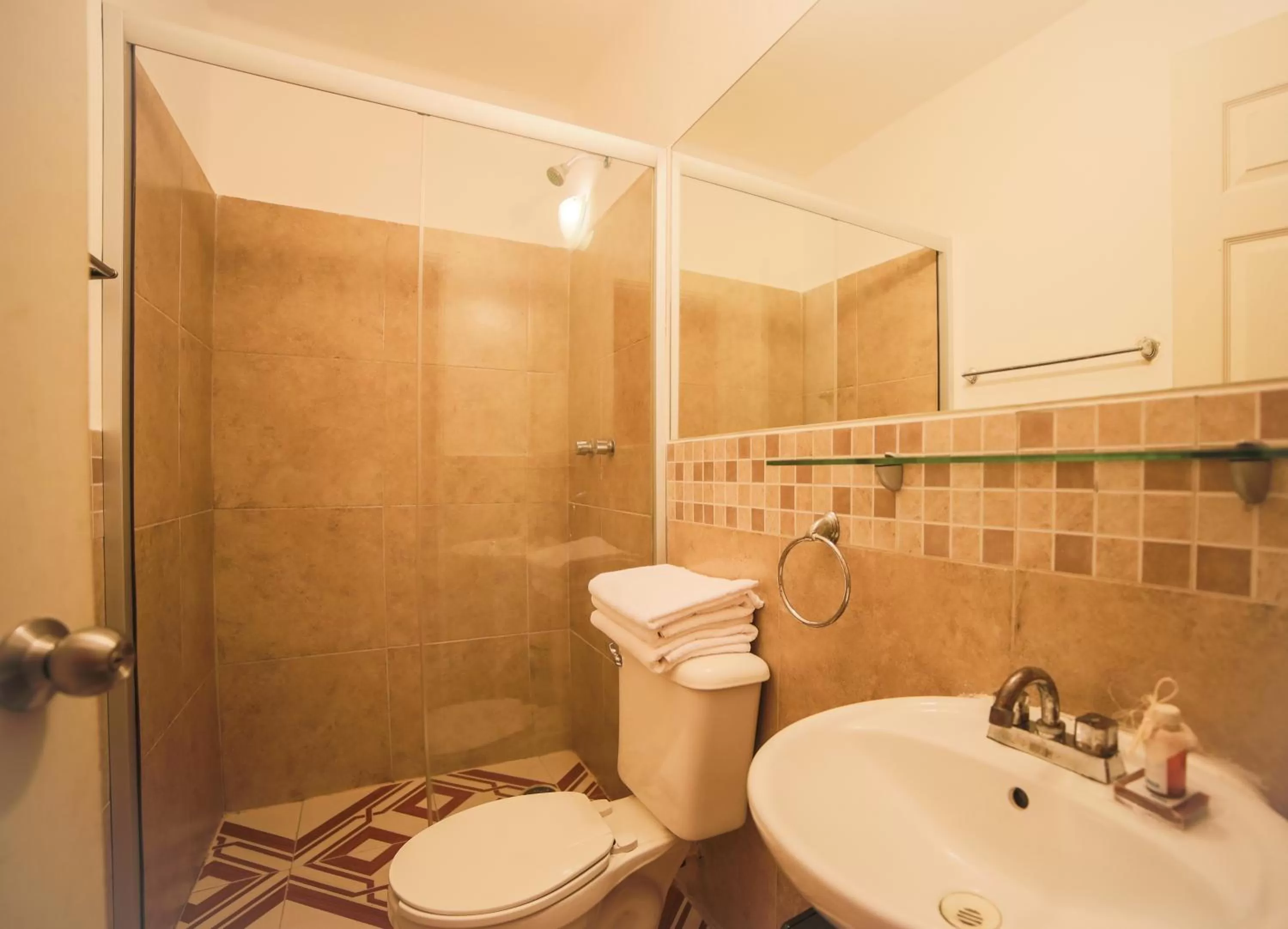 Shower, Bathroom in 5ta AVENIDA Alma y Mar APART HOTEL by BFH