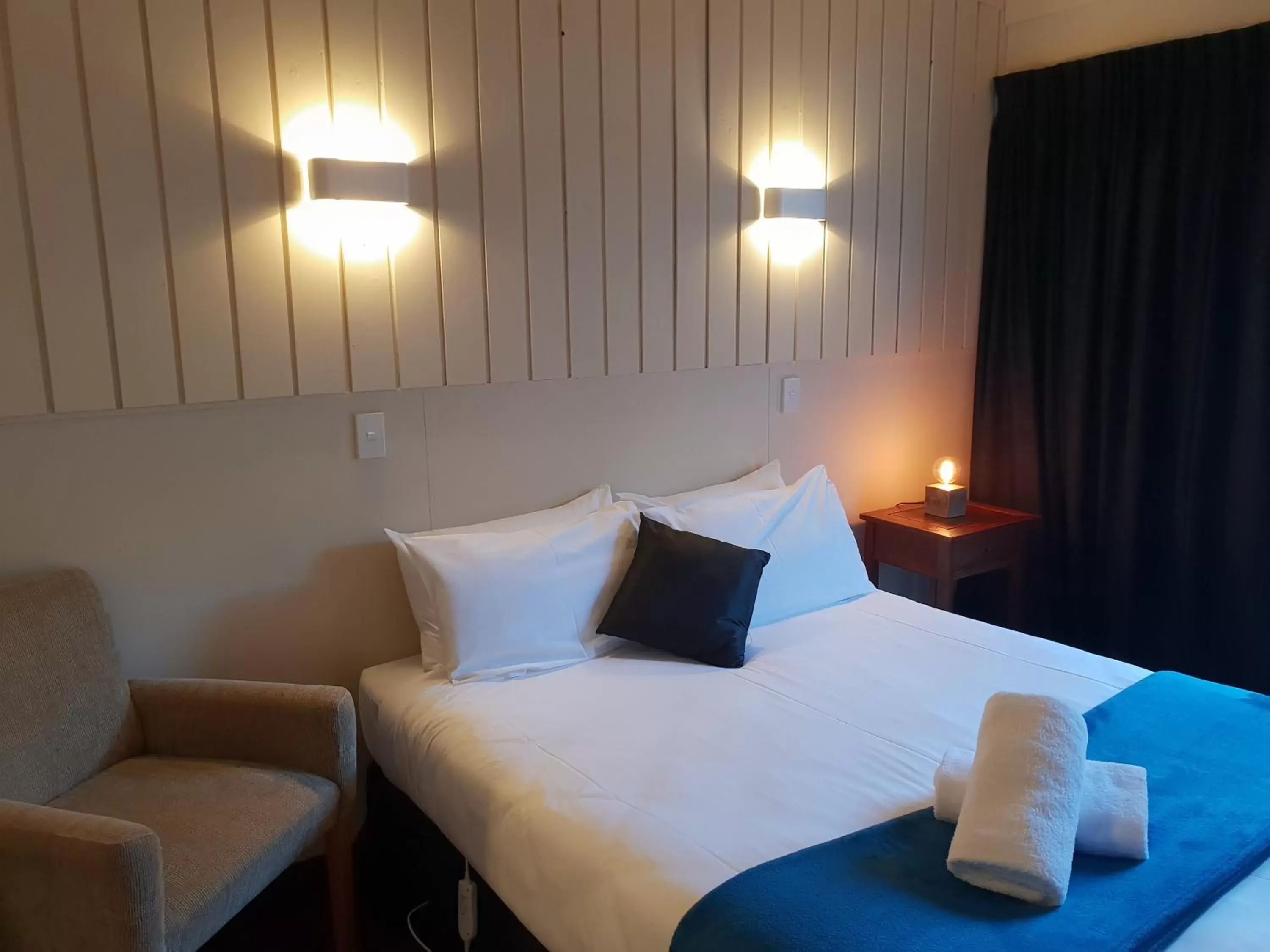 Double Room in New Orleans Hotel Double Room in New Orleans Hotel