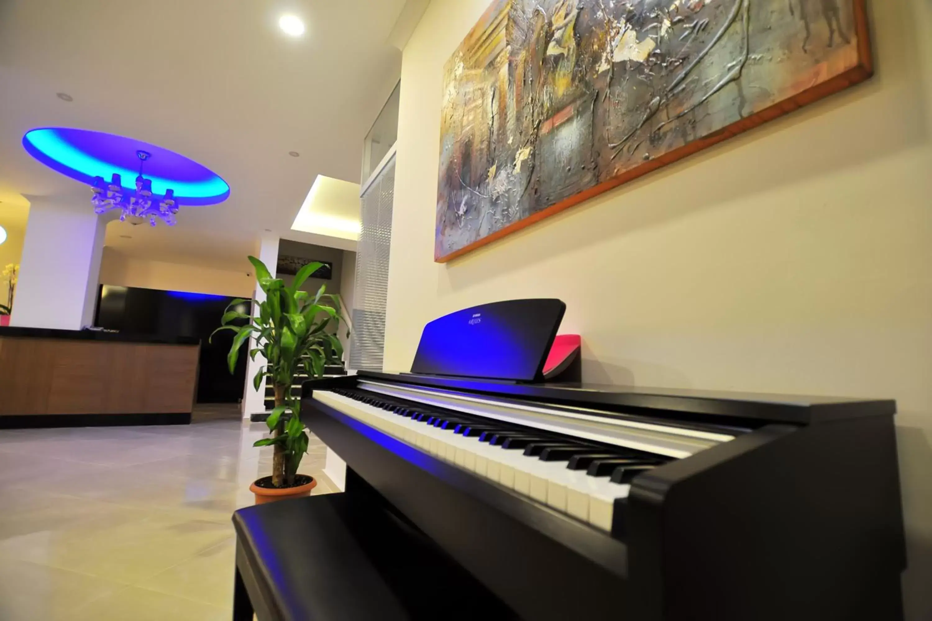 Lobby or reception, TV/Entertainment Center in Yeniceri City Hotel