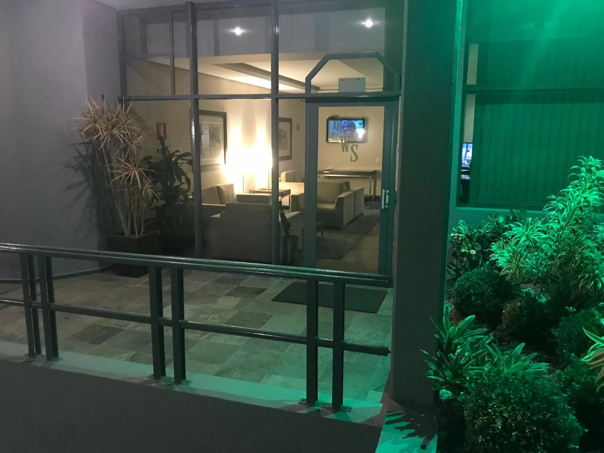 Wall Street Flat Service